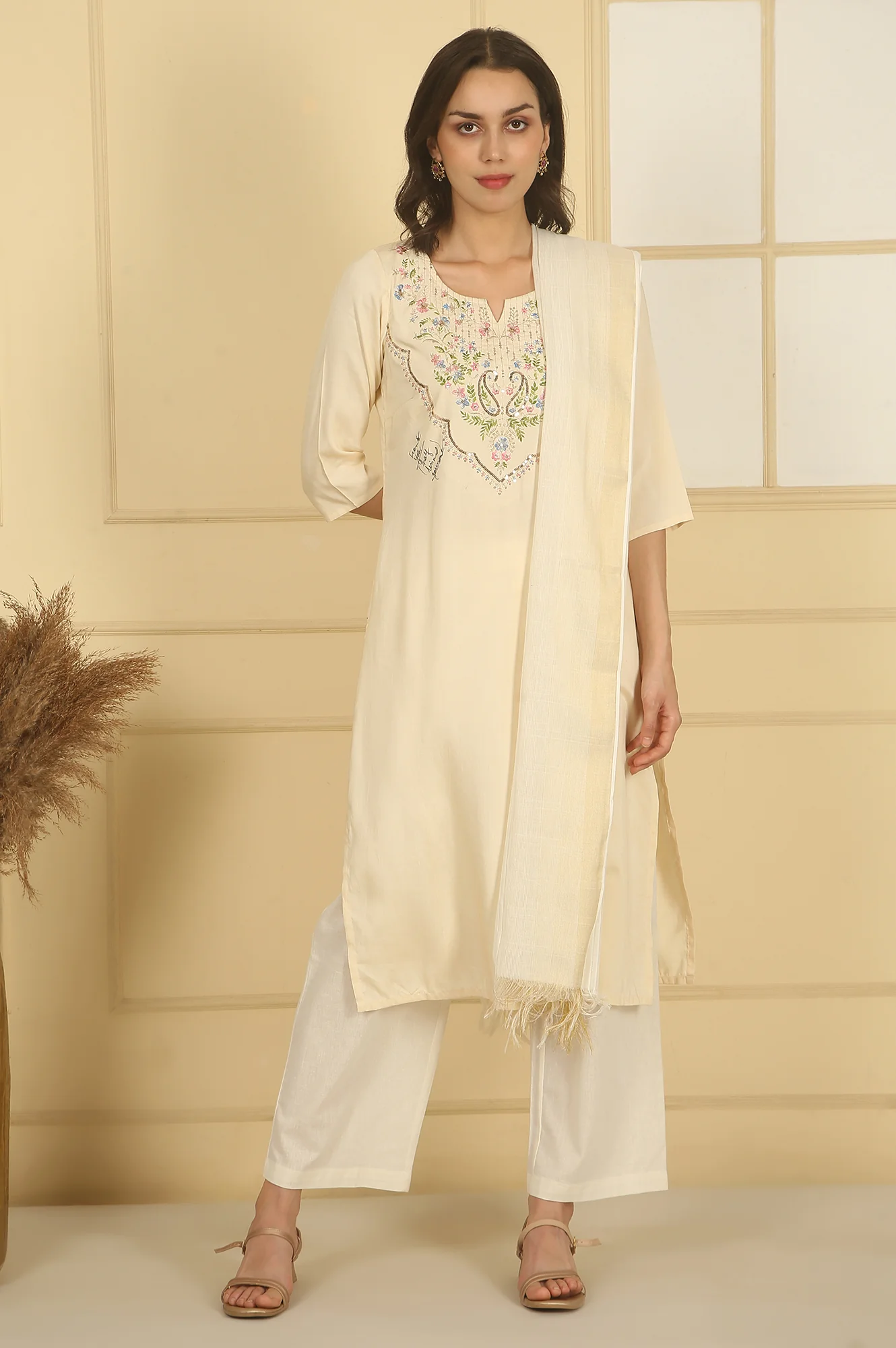 Off-White Zari Weaved Rayon Dobby Dupatta - Image 4