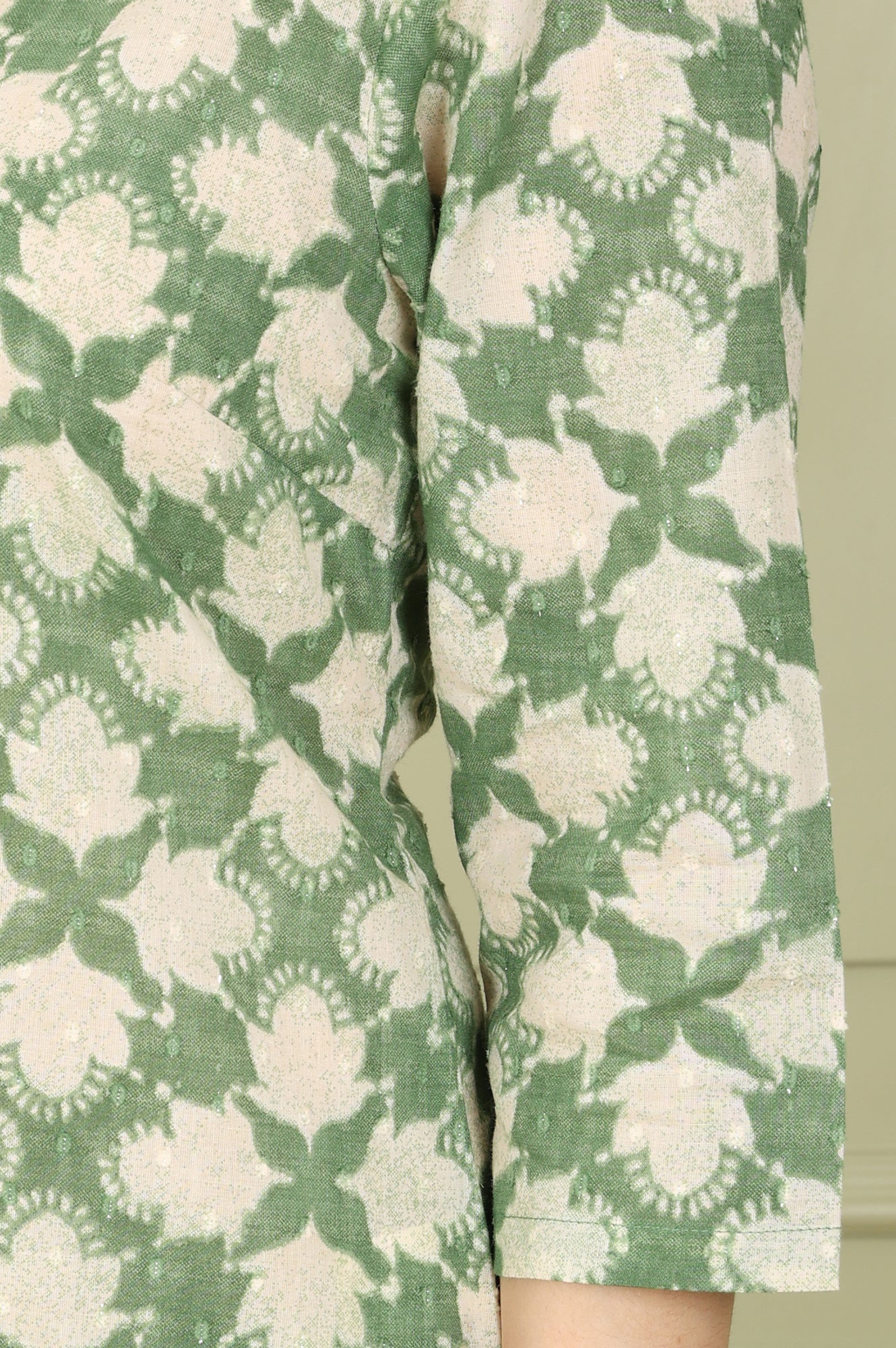 Olive Green Floral Printed Cotton Blend Straight Kurta And Pants Co-Ord Set - Image 7