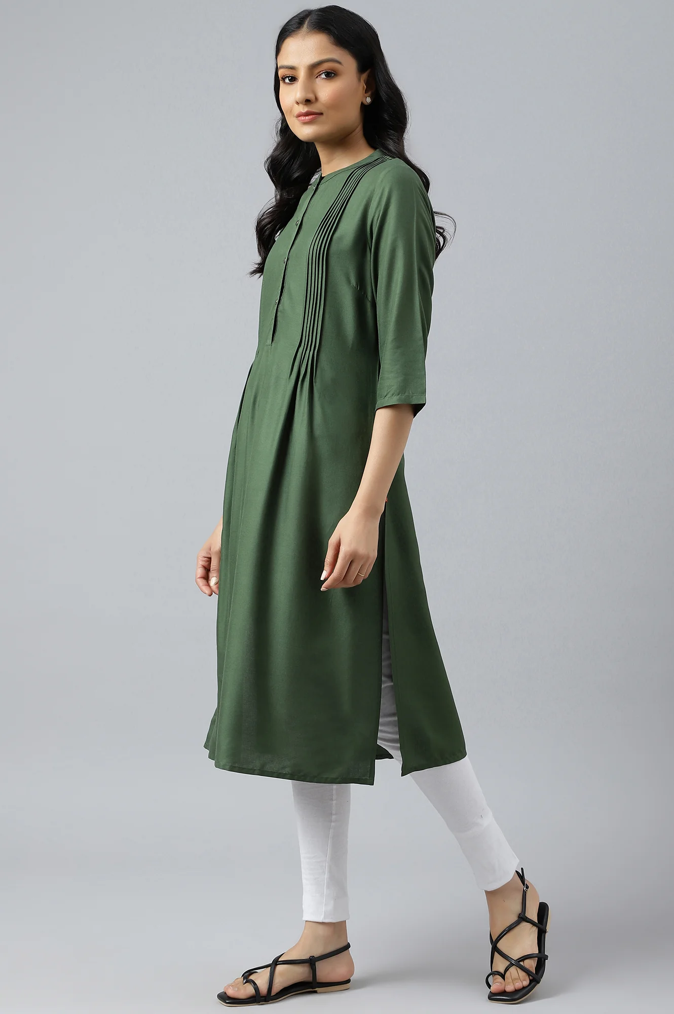 Olive Green Pleated kurta With Embroidery - Image 3