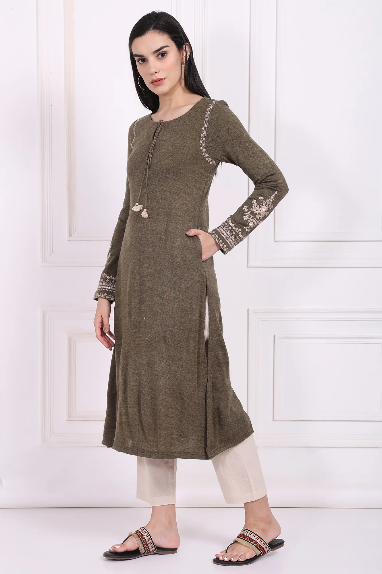 Olive Solid Embroidered Acrylic Straight Kurta - Image 4