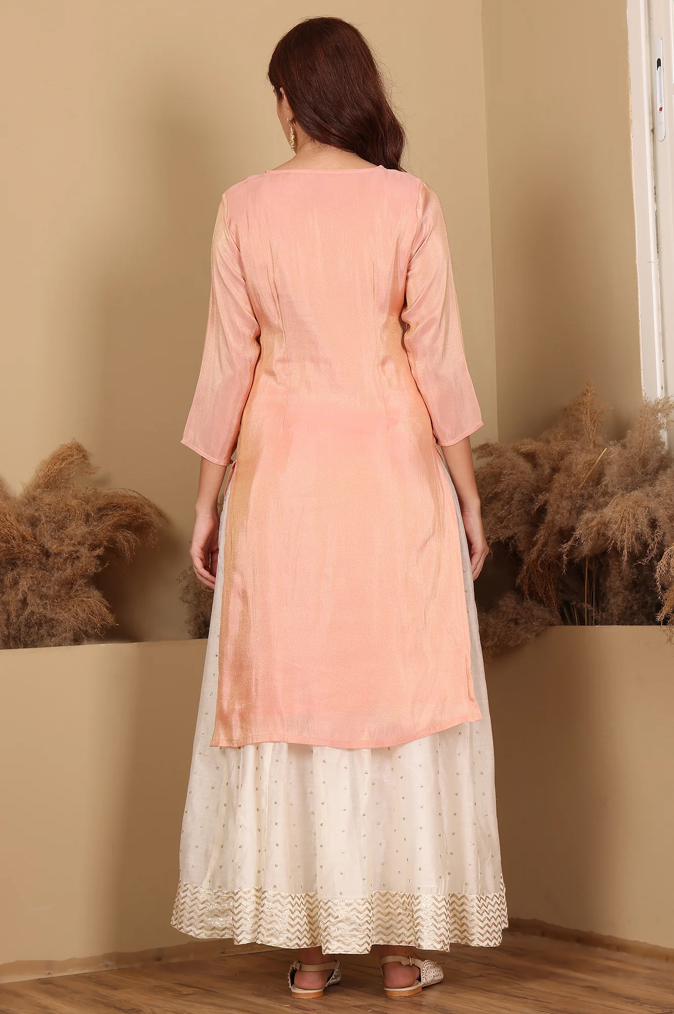 Peach Solid Straight Tissue Kurta With Embroidered Neck - Image 4