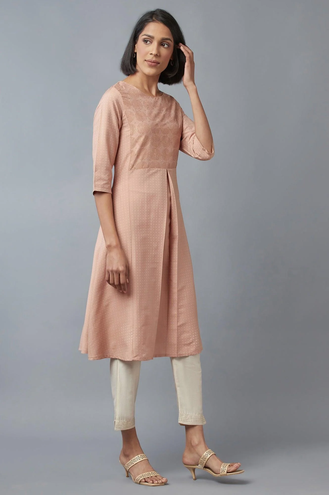 Pink Embellished kurta & Pants Set - Image 4