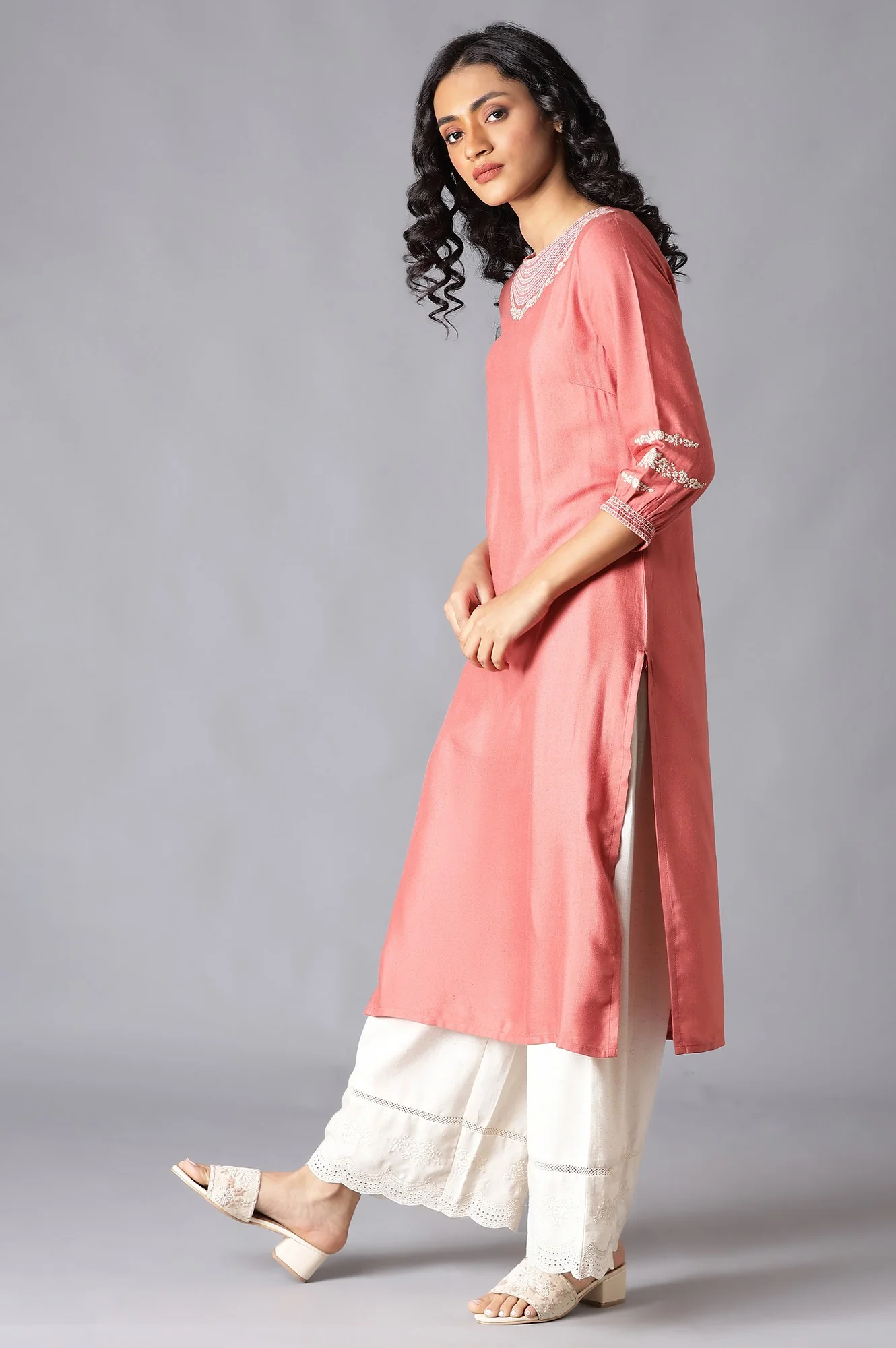 Pink Embroidered kurta - Image 3