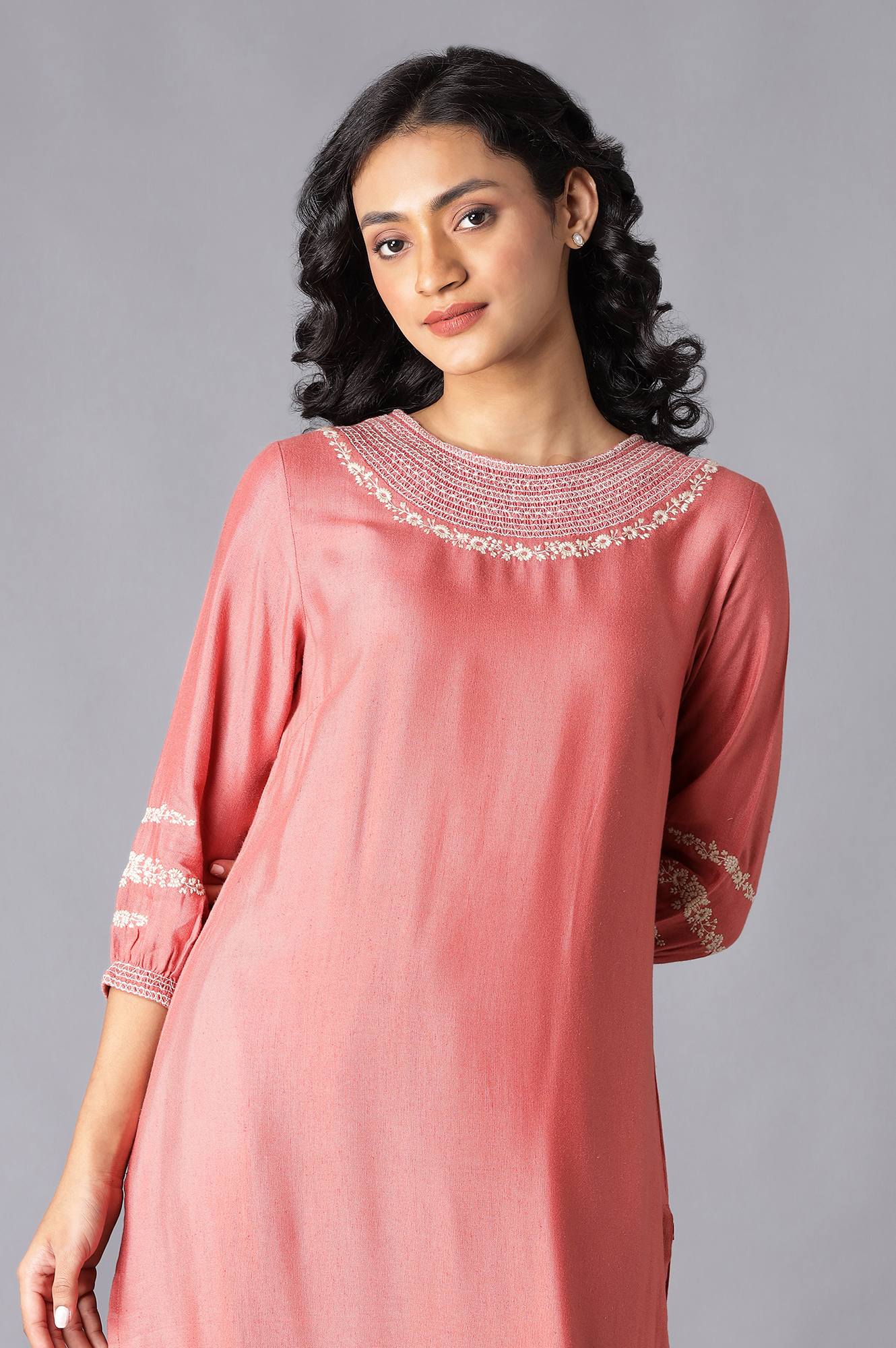 Pink Embroidered kurta - Image 5