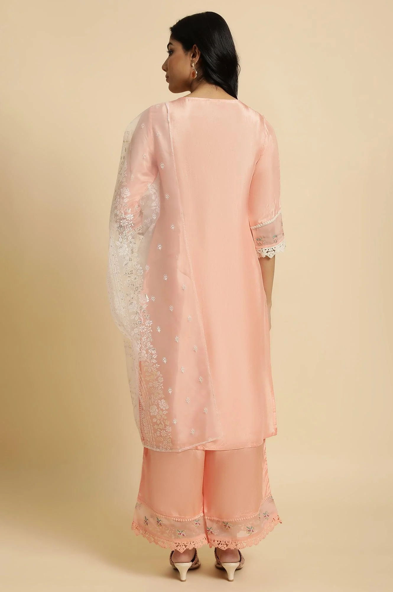 Pink Embroidered kurta Set - Image 2