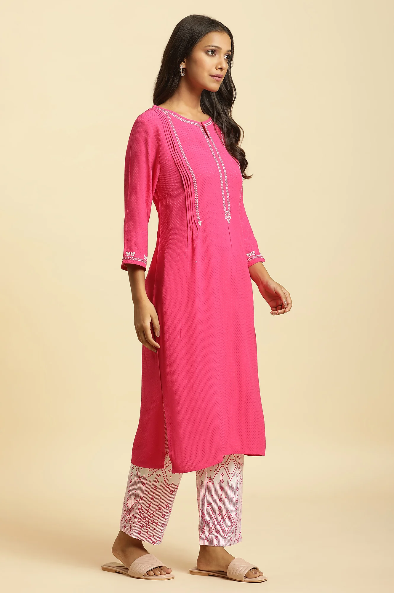 Pink Embroidered Textured Dobby Kurta - Image 5