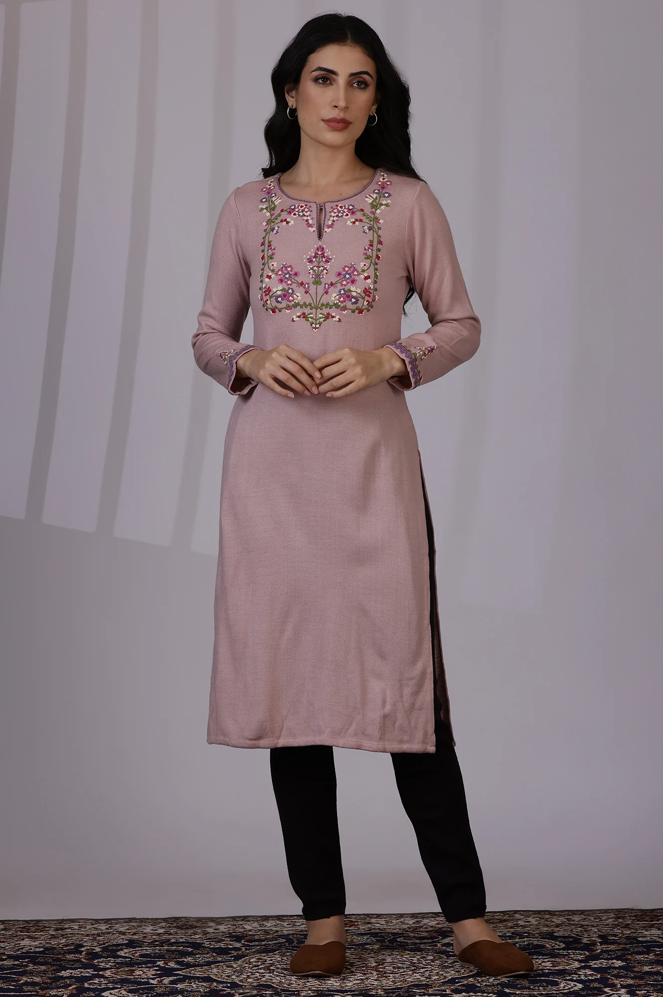 Pink Embroidered Thread Work Acrylic Straight Kurta - Image 2