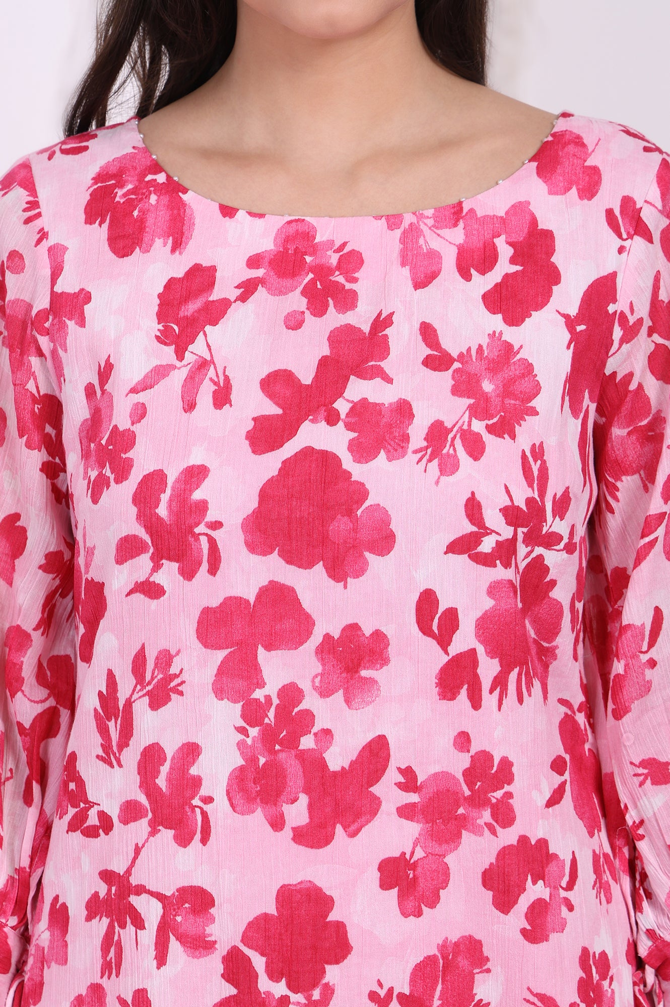 Pink Floral Printed Cotton Crepe Curved A-line Kurta - Image 3
