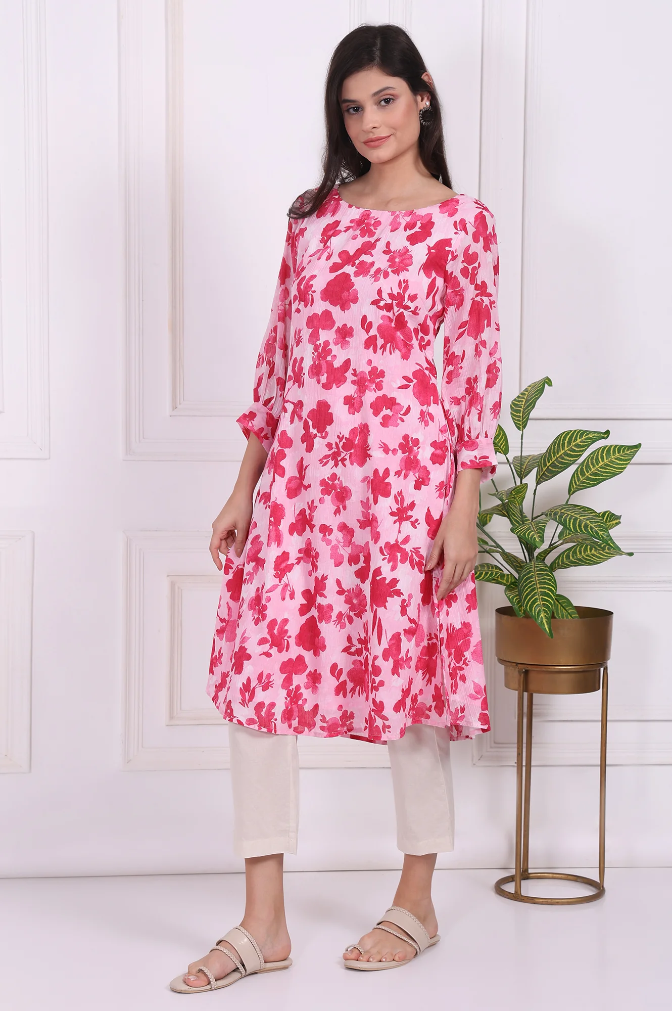Pink Floral Printed Cotton Crepe Curved A-line Kurta - Image 4