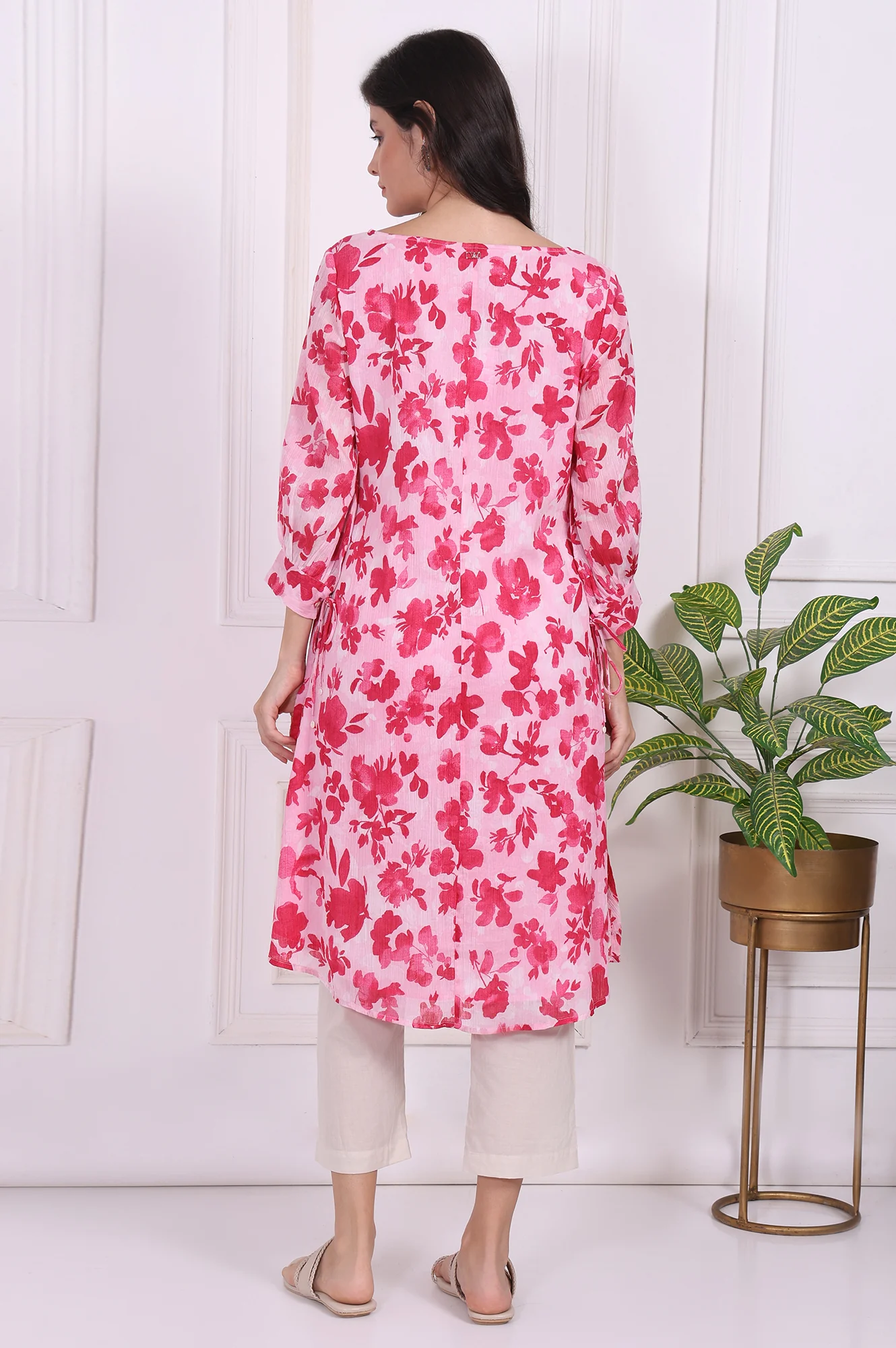 Pink Floral Printed Cotton Crepe Curved A-line Kurta - Image 5