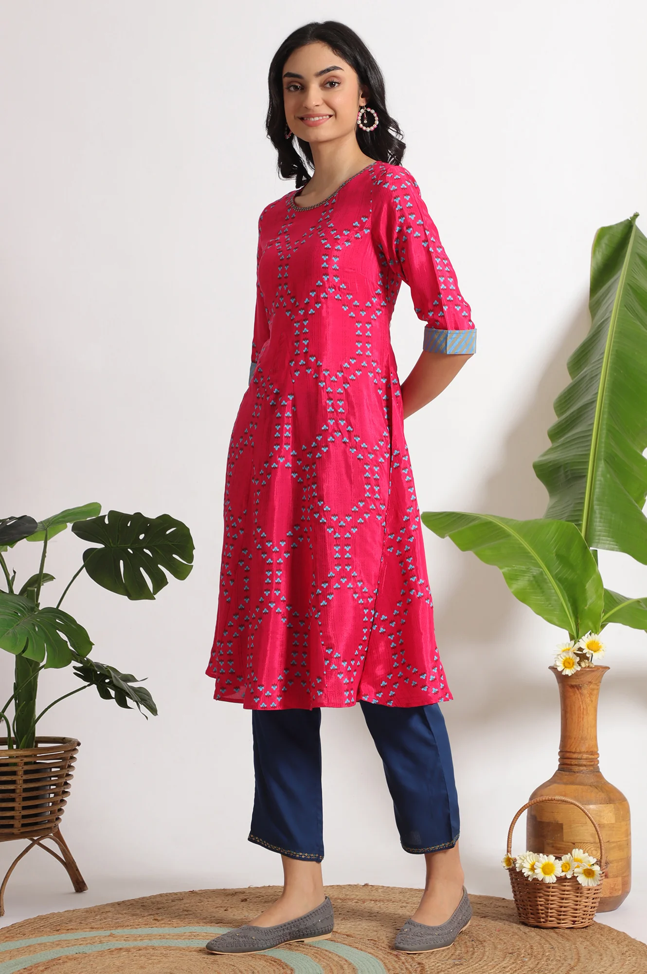 Pink Floral Printed Straight Shantung Kurta and Pants Set - Image 5