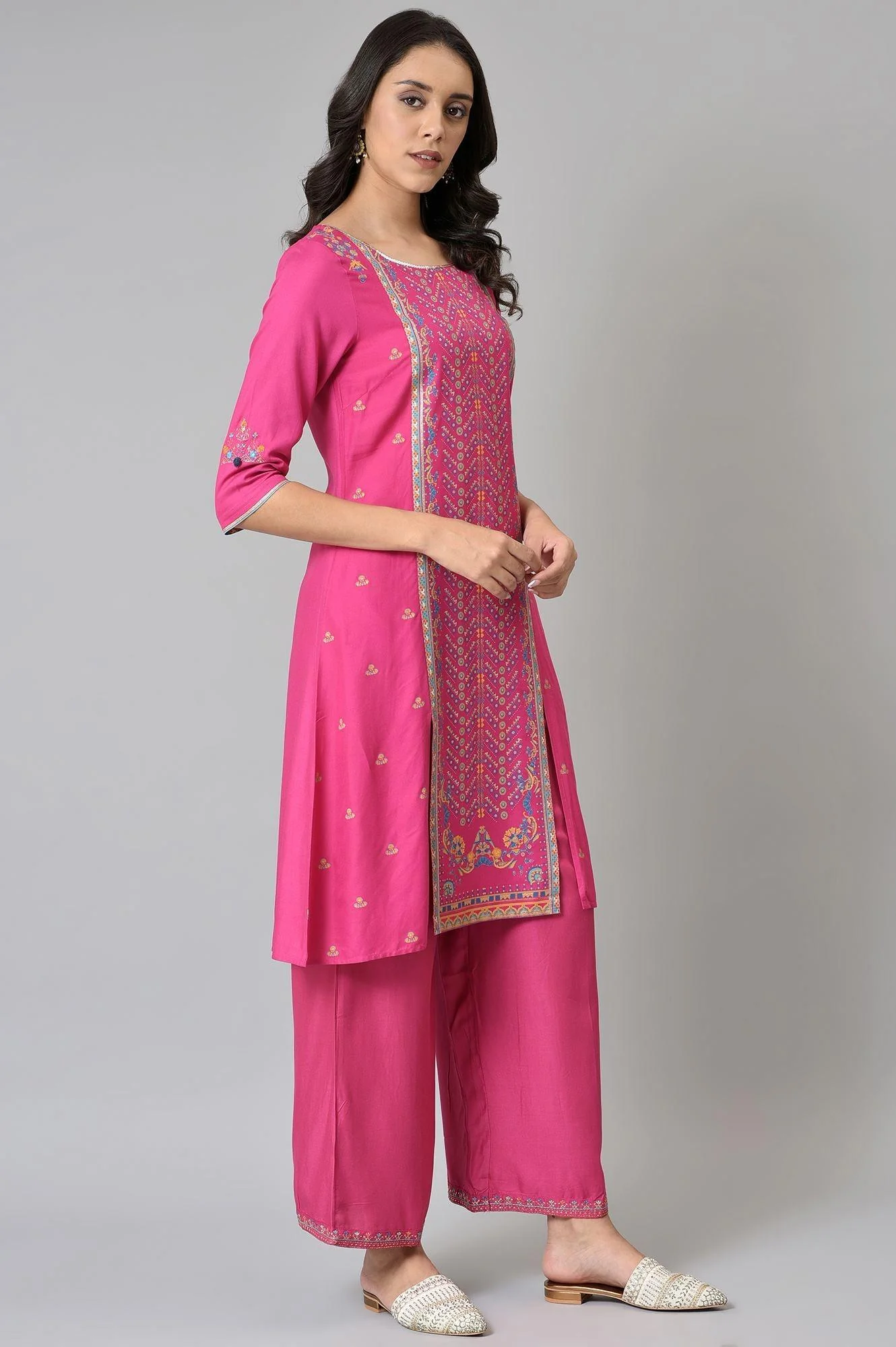 Pink Placement Printed Festive kurta - Image 5