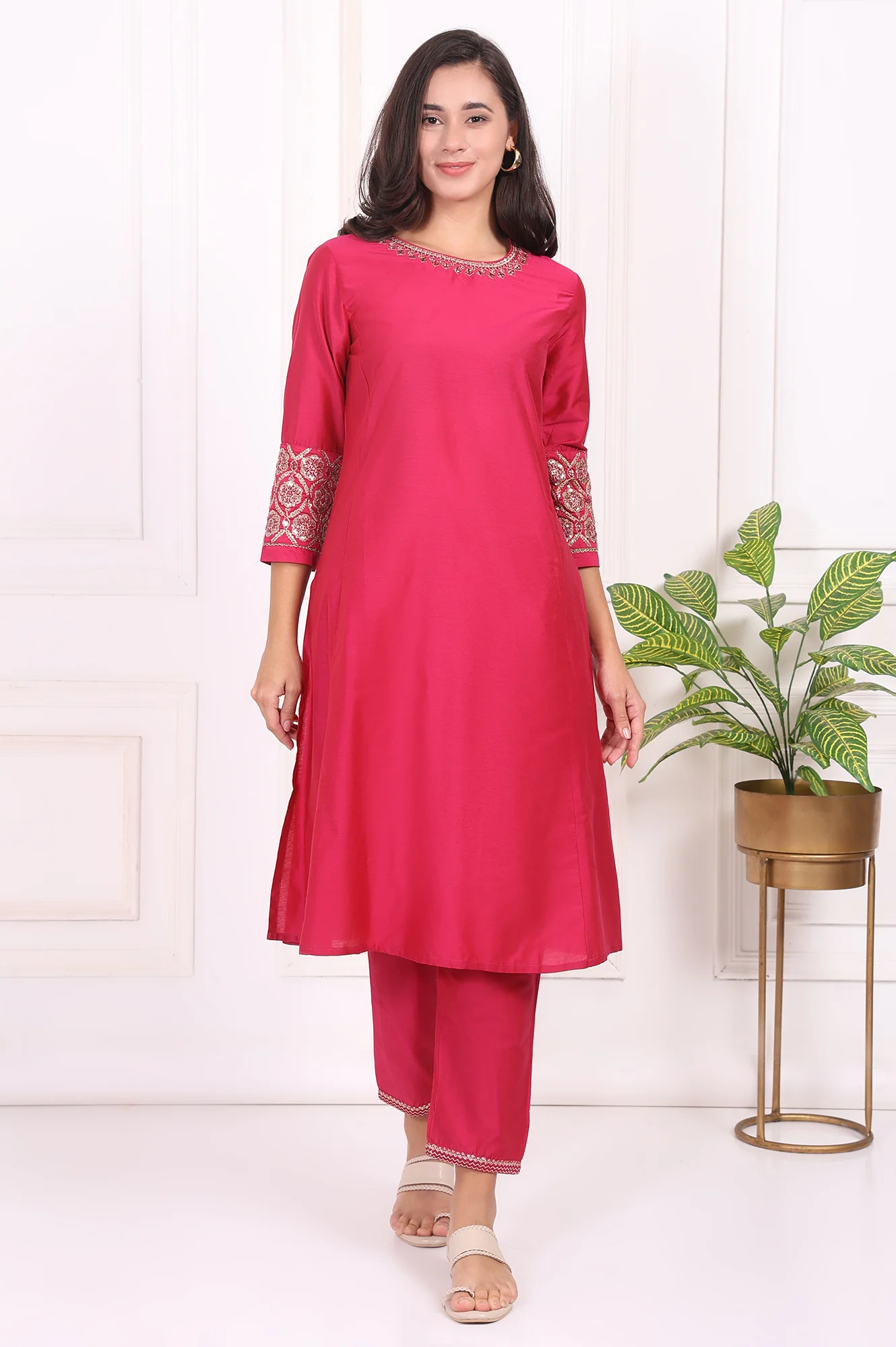 Pink Solid Metallic Embroidered Straight Kurta - Image 2