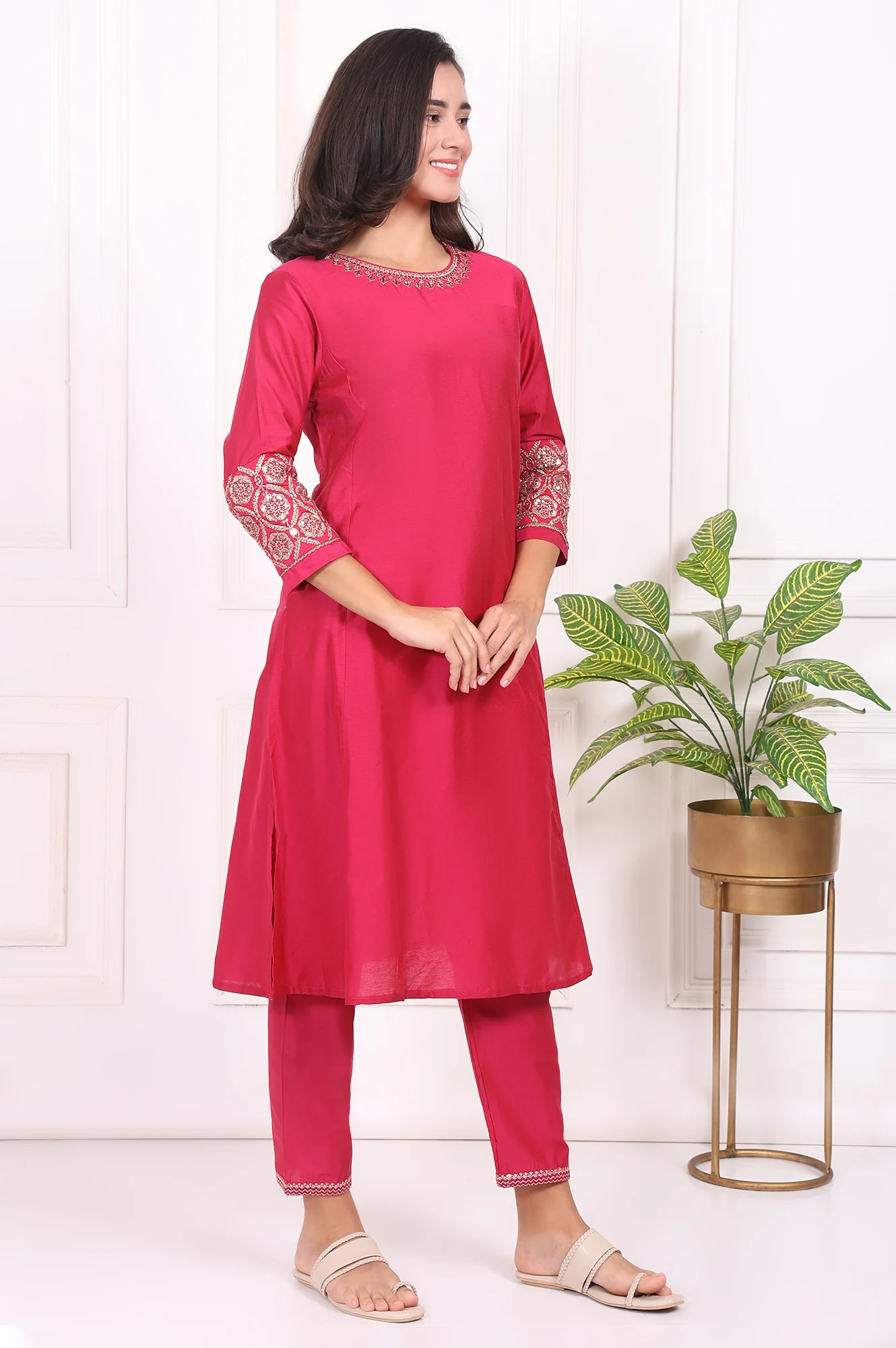 Pink Solid Metallic Embroidered Straight Kurta - Image 6