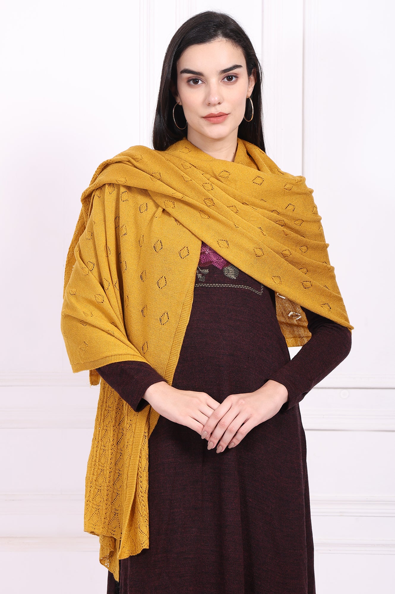 Yellow Textured Geometric Acrylic Stole - Image 3