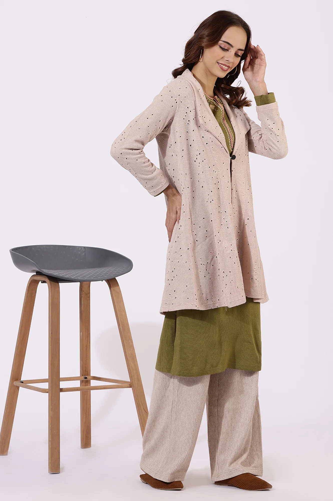 Pink Thread Embroidered Chenille Schifflie Straight Shrug - Image 6
