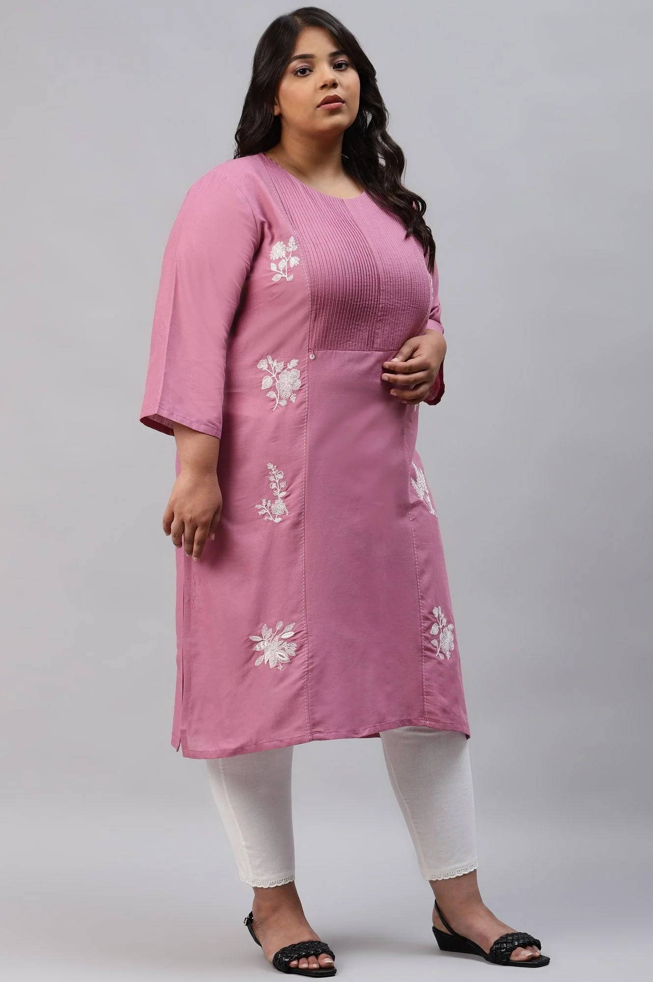 Plus Size Berry Pink Embroidered kurta With Pin Tucks - Image 4