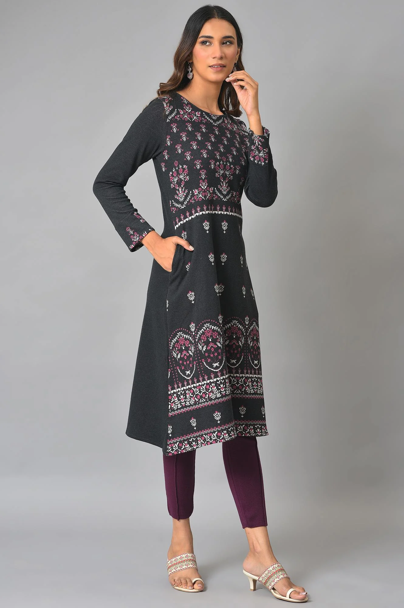 Plus Size Black A-Line Placement Printed Winter kurta - Image 5