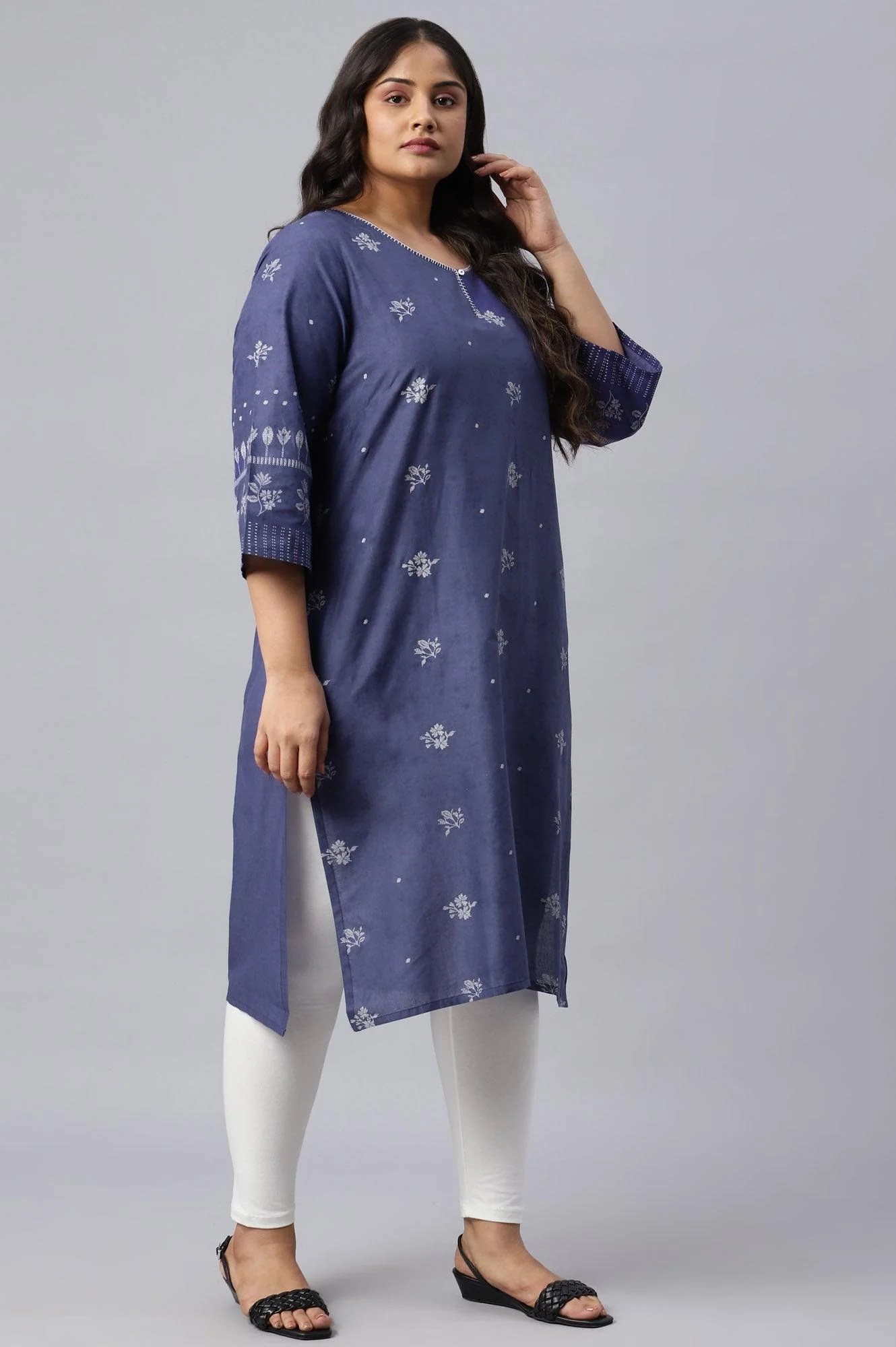 Plus Size Blue Floral Print kurta With Embroidered Neck - Image 4