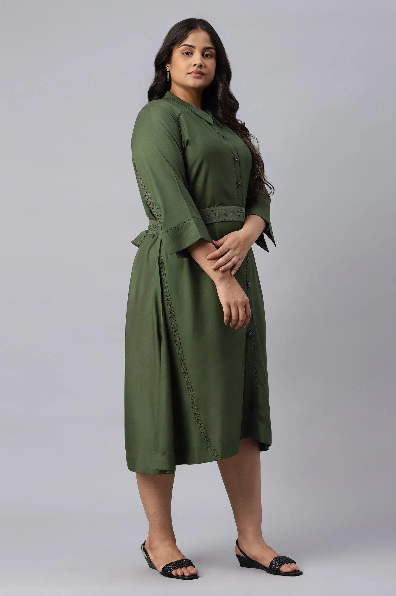 Plus Size Green A-Line Embroidered Shirt Dress With Schiffli Belt - Image 4