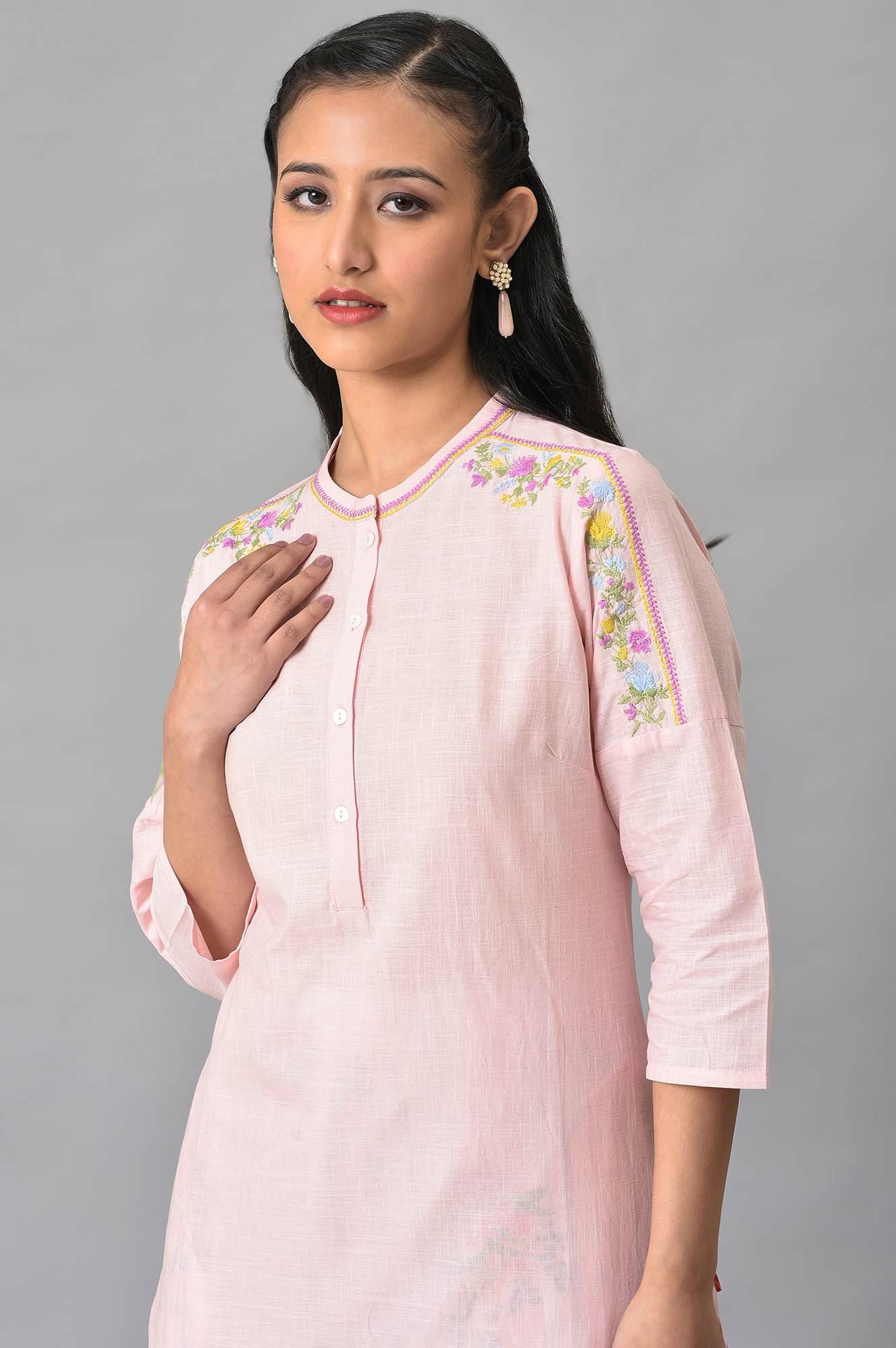 Plus Size Light Pink Mandarin Collar kurta With Embroidery - Image 5