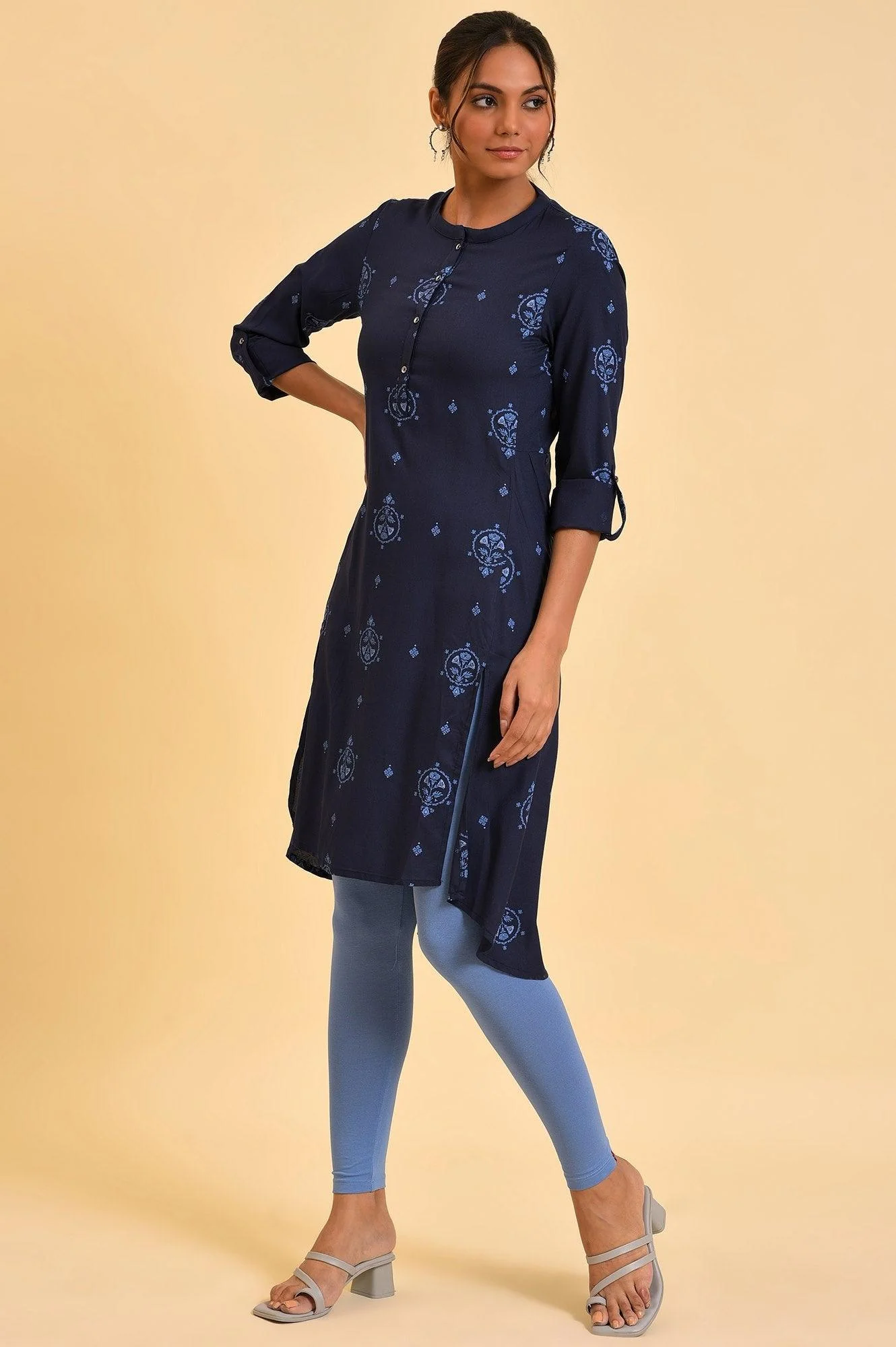 Plus Size Navy Blue Printed High-Low kurta - Image 3