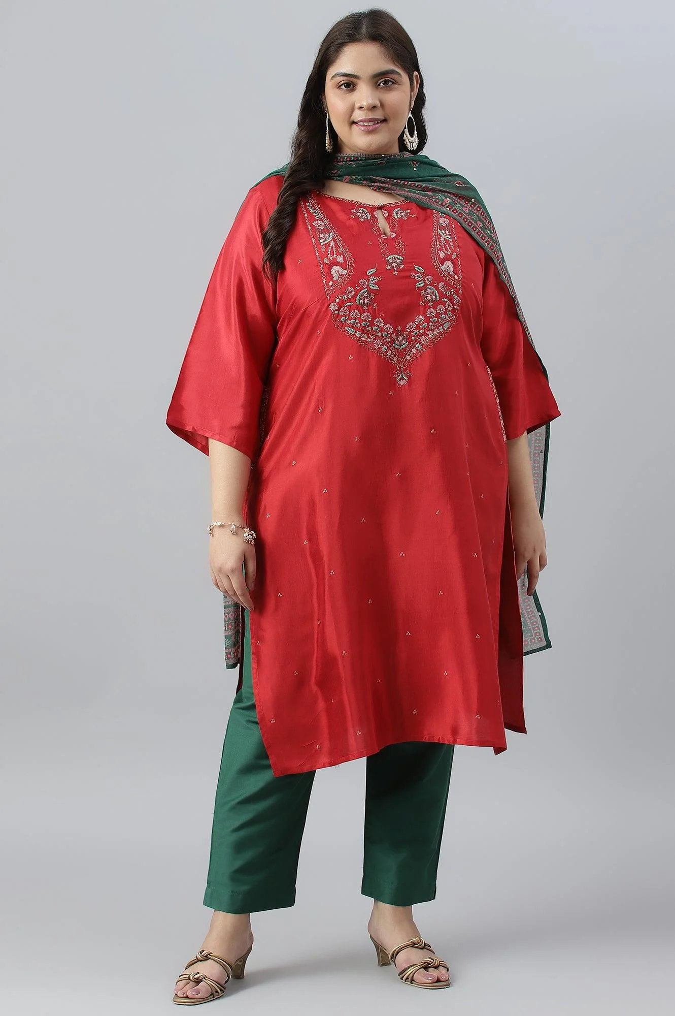 Plus Size Red Glitter Printed Festive kurta With Green Slim Pants And Printed Dupatta - Image 6