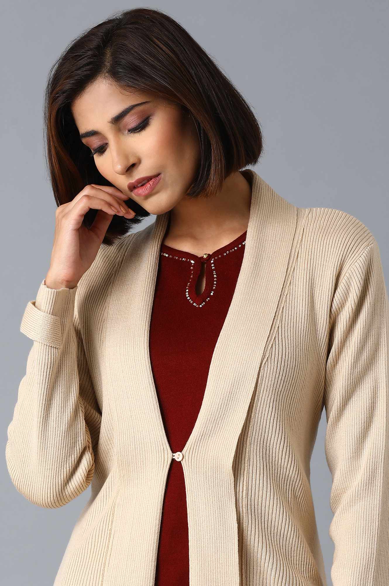 Beige Short Cardigan - Image 5
