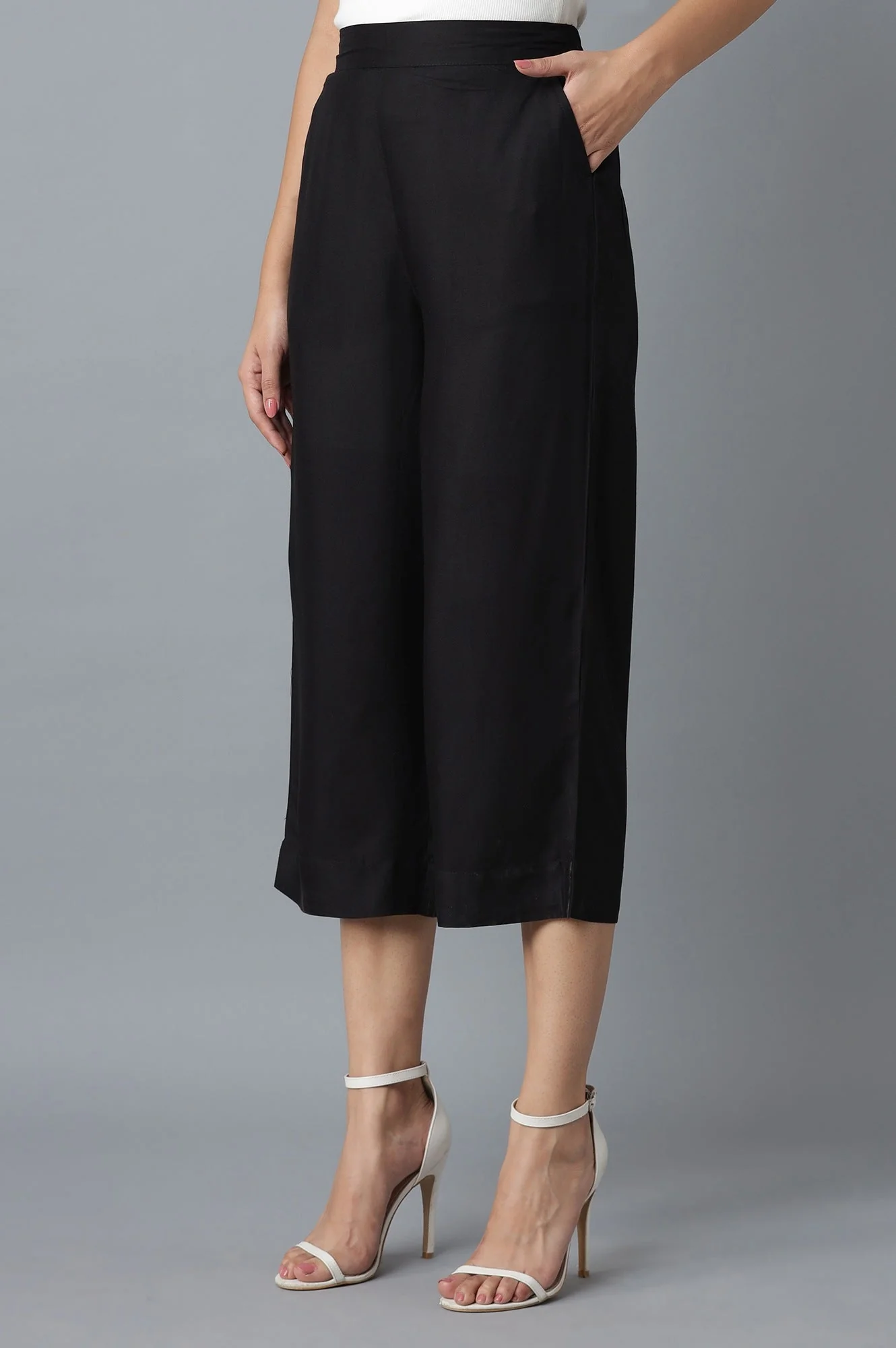 Black Solid Straight Fit Cotton Culottes With Elasticated Waist - Image 3
