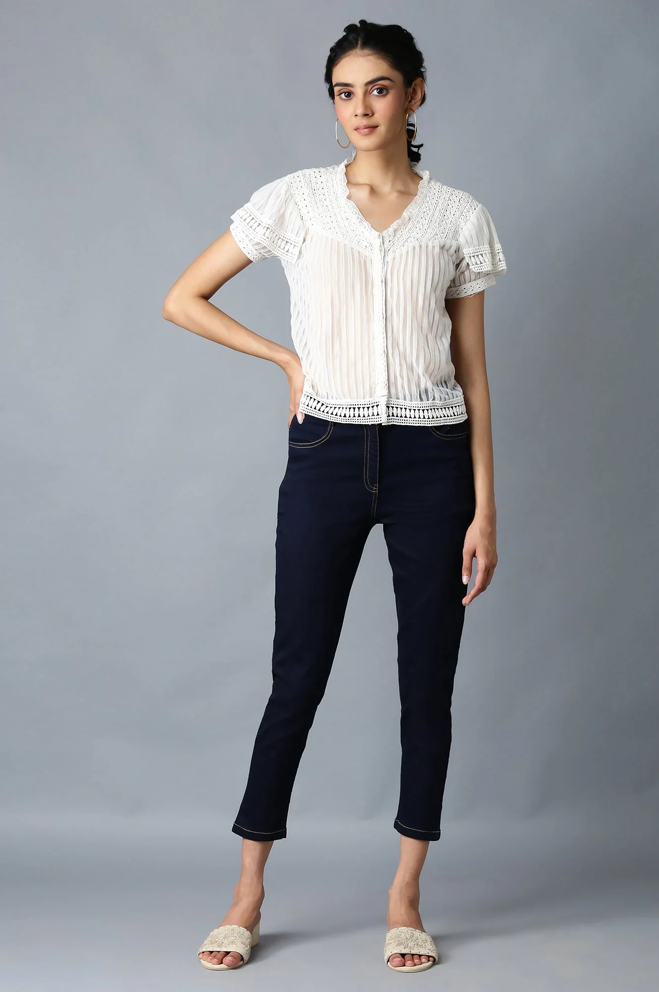 Black Solid Slim Fit Denim Pants With Front Zip - Image 5