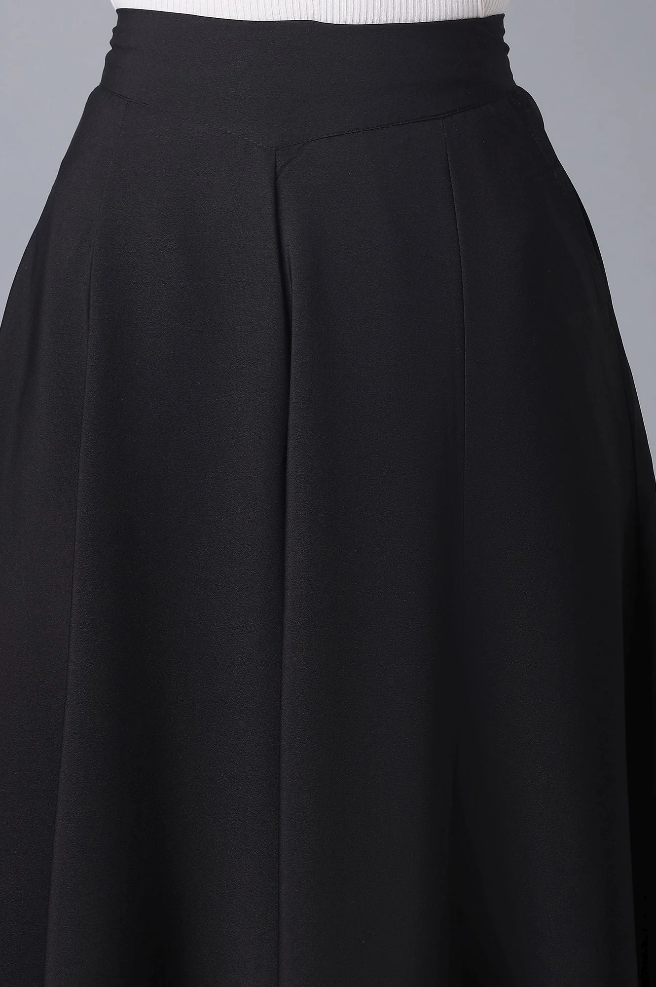 Black Solid Flared Woven Palazzo With Elasticated Waist - Image 6