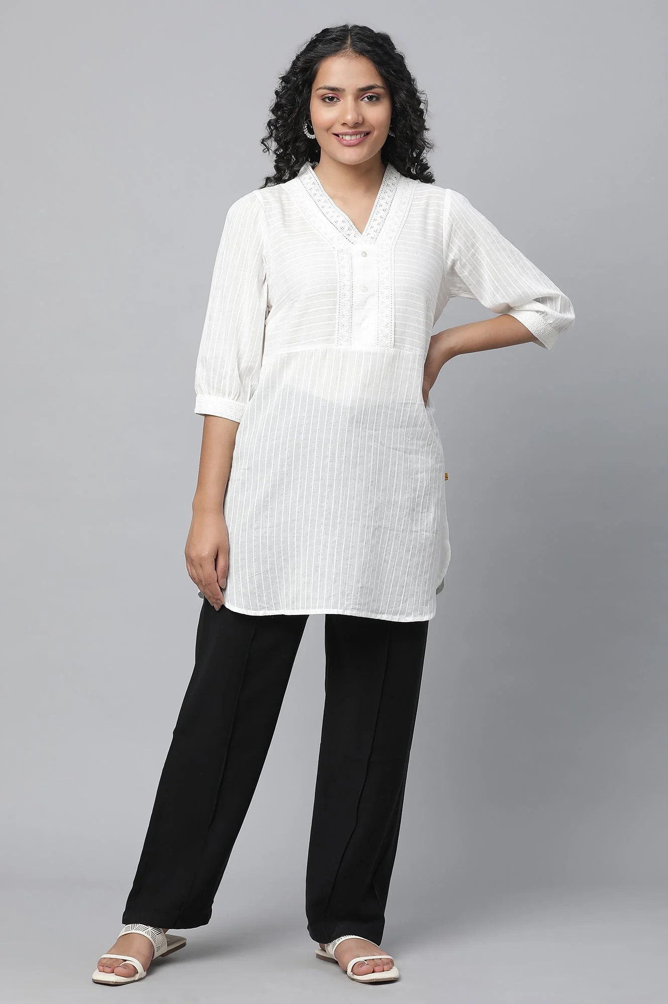 Black Solid Straight Fit Woven Pants With Pintuck Detail - Image 5