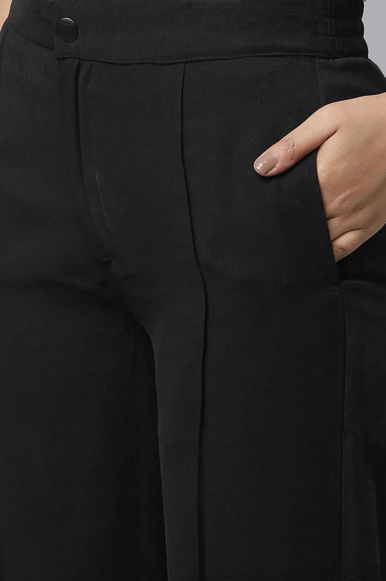 Black Solid Straight Fit Woven Pants With Pintuck Detail - Image 7