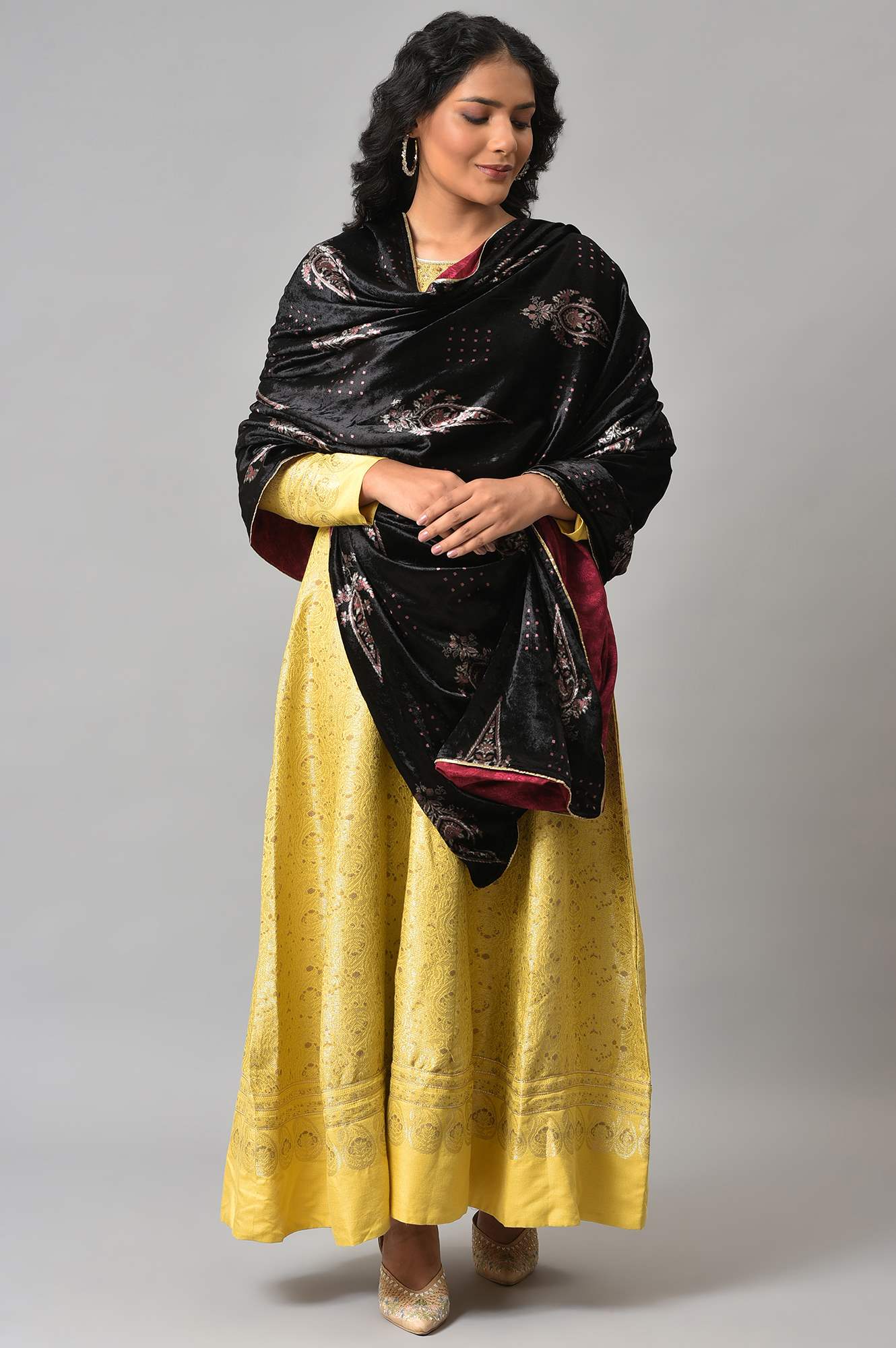 Black Printed Velvet Festive Shawl - Image 3