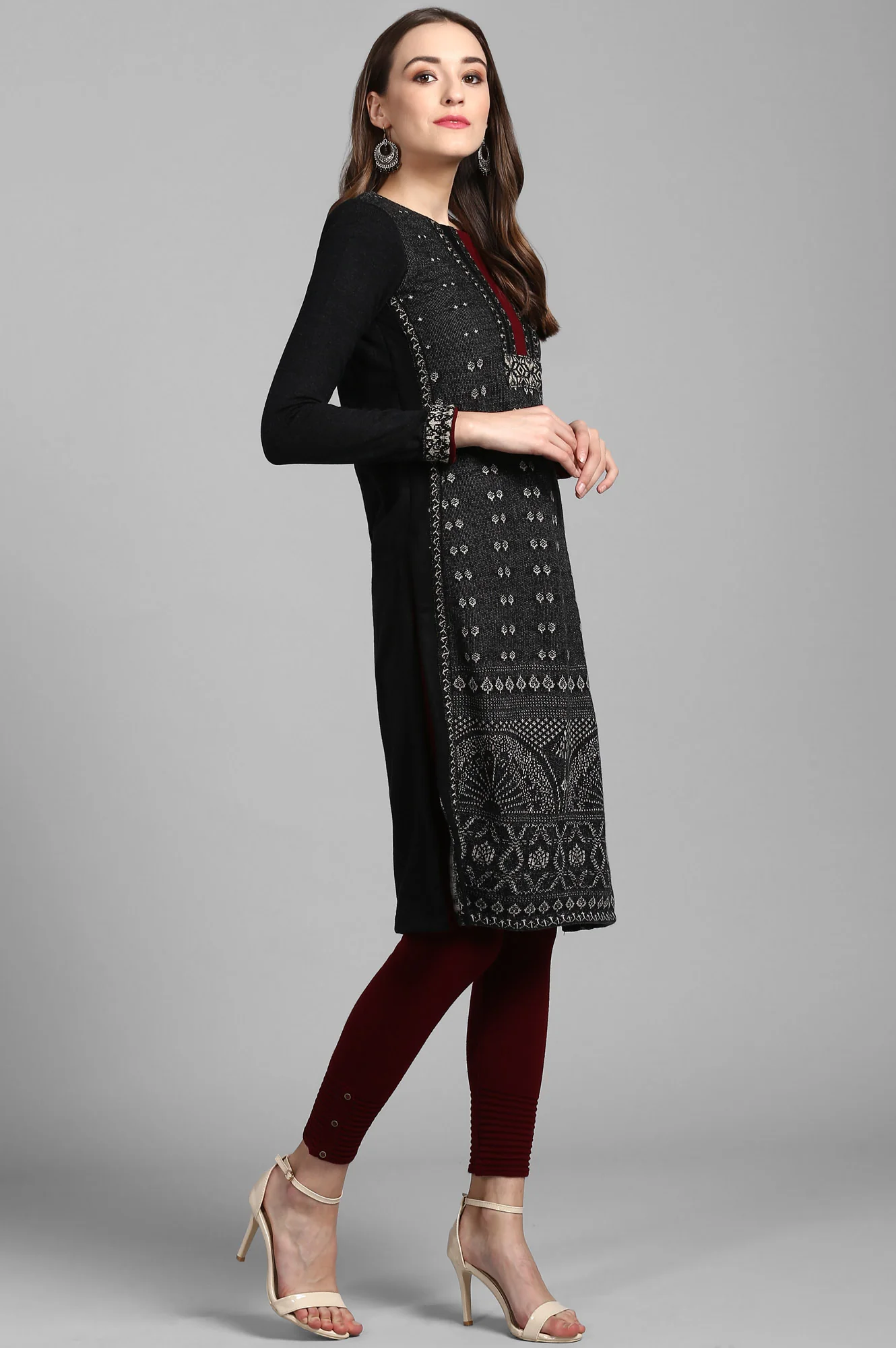 Black Round Neck Yarn-dyed Winter kurta - Image 5