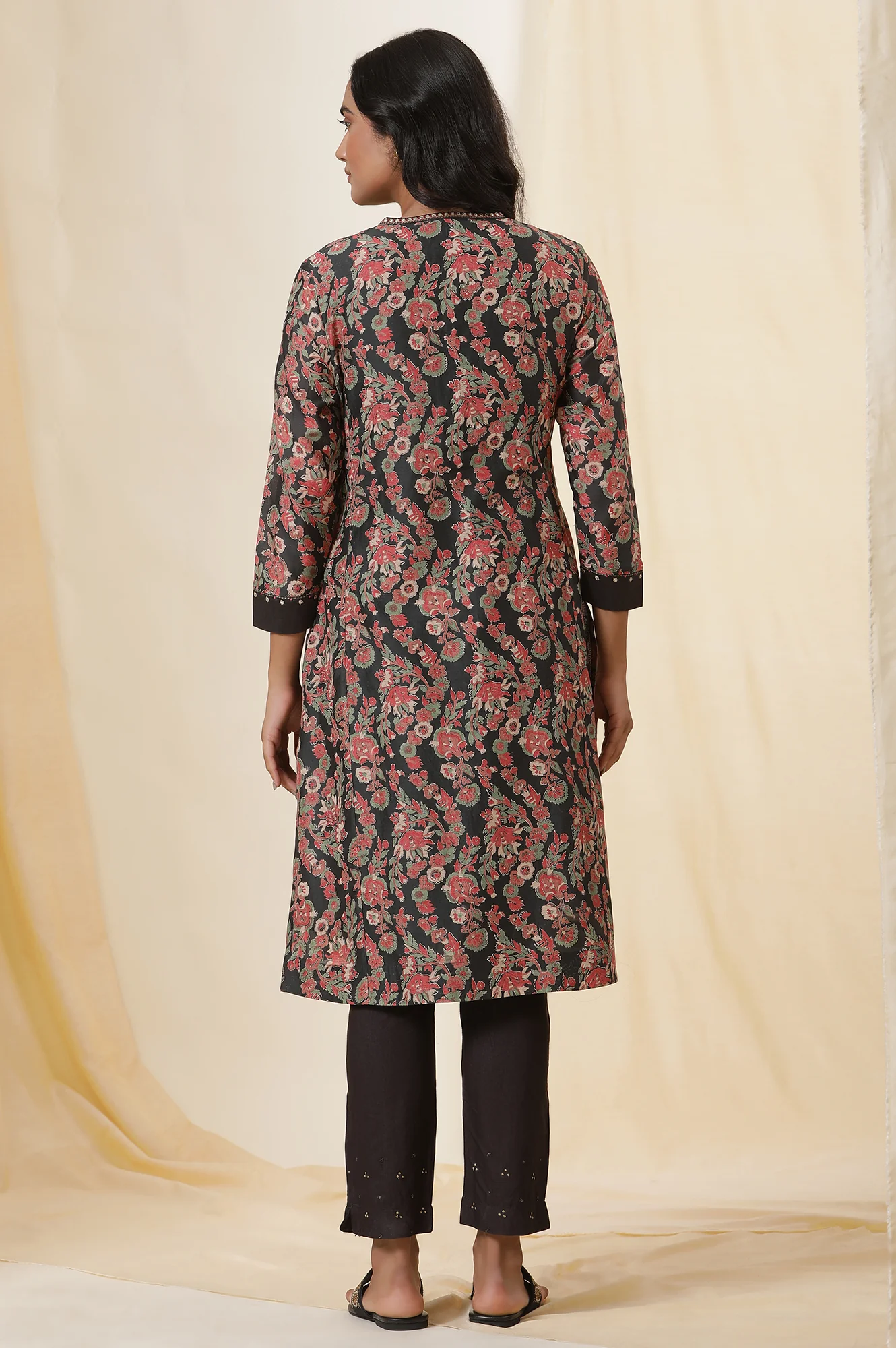 Black Shiny Chanderi Kurta In Multicoloured Block Print - Image 4