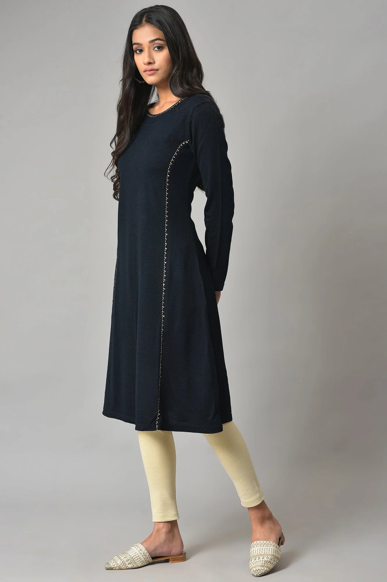 Blue A-Line Embroidered Winter kurta - Image 3