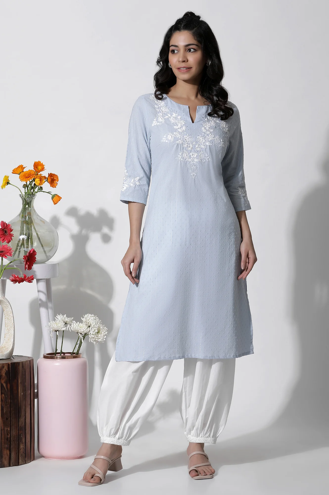 Blue A-Line Textured Cotton Embroidered Kurta - Image 2