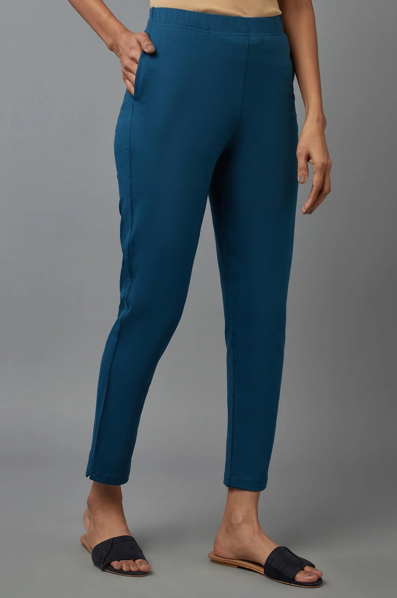 Blue Solid Flared Cotton Pants With Elasticated Waist - Image 4
