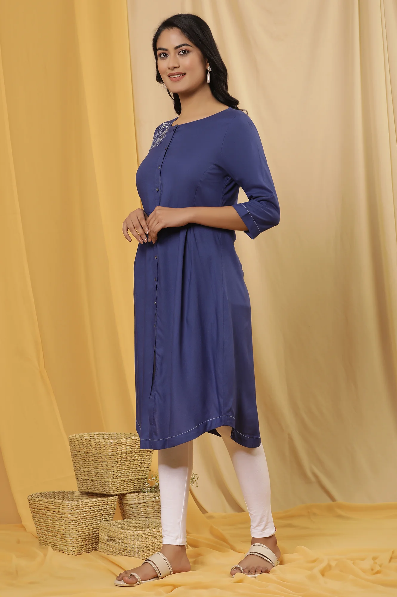 Blue Curved Kurta And Tights Set - Image 3