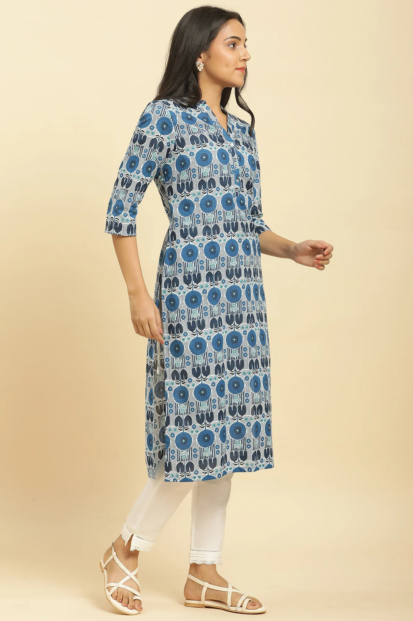 Blue Floral Printed Cotton Kurta - Image 5
