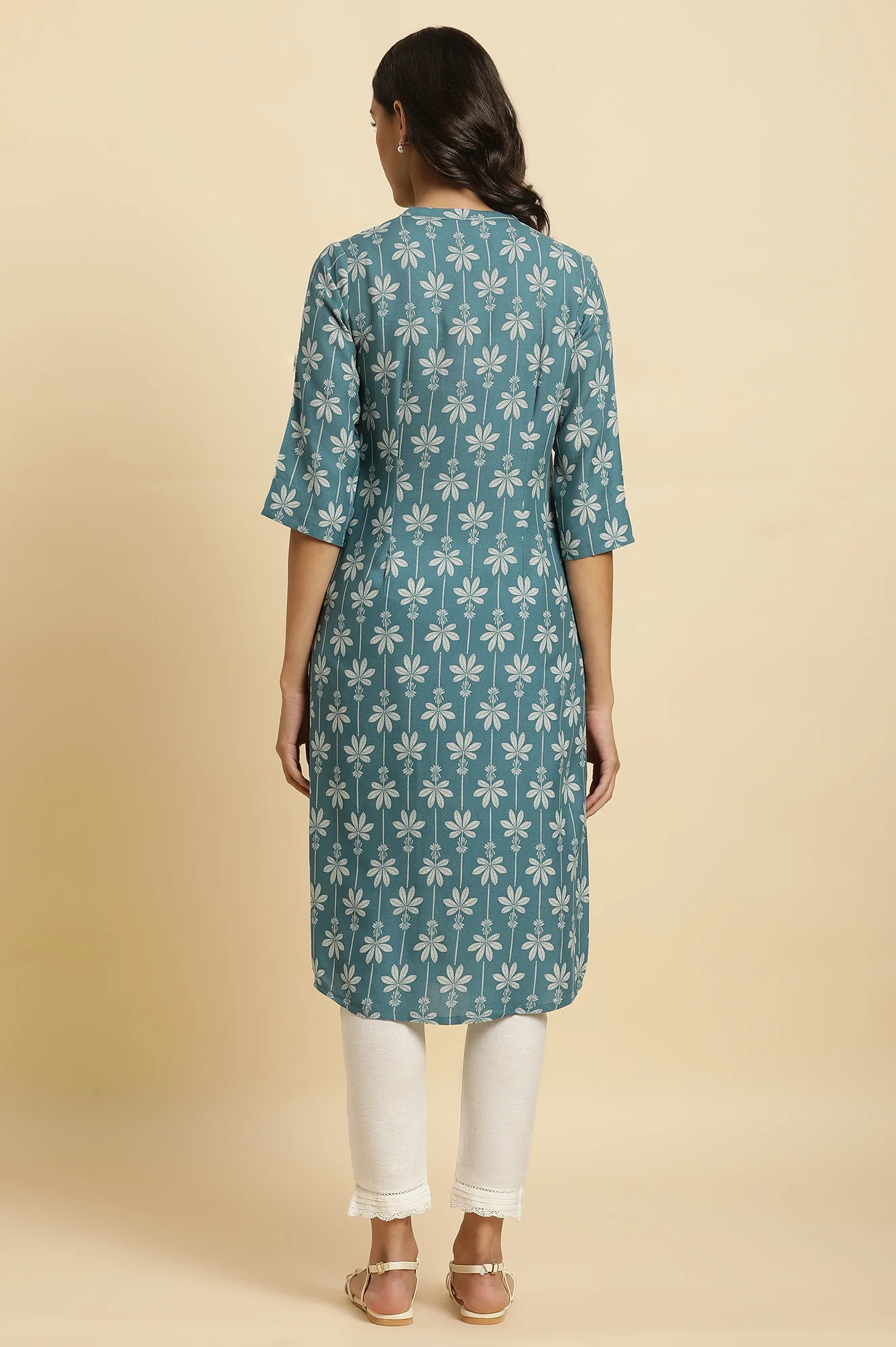 Blue Floral Printed Mandarin Collar Kurta - Image 4