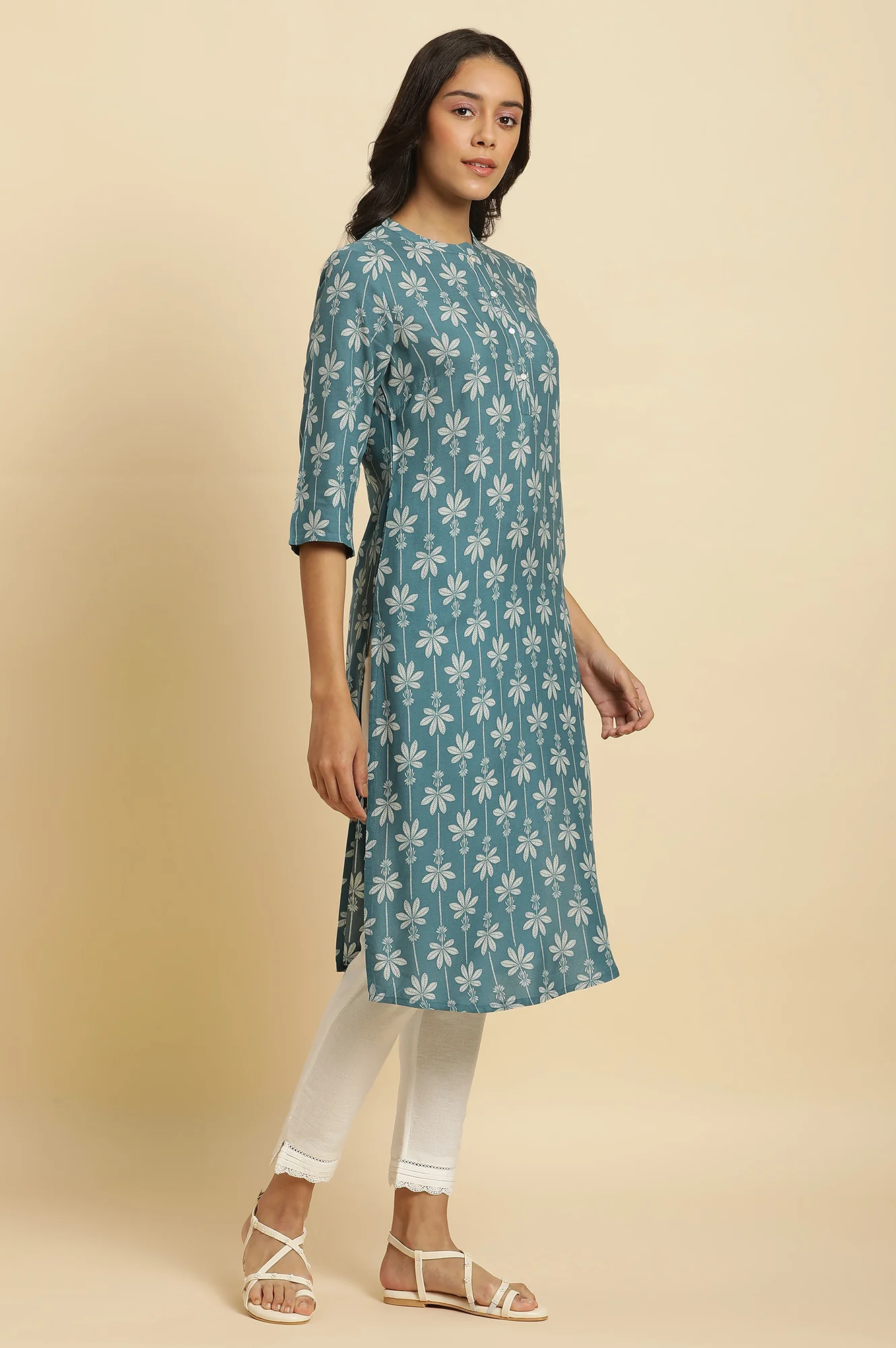 Blue Floral Printed Mandarin Collar Kurta - Image 5