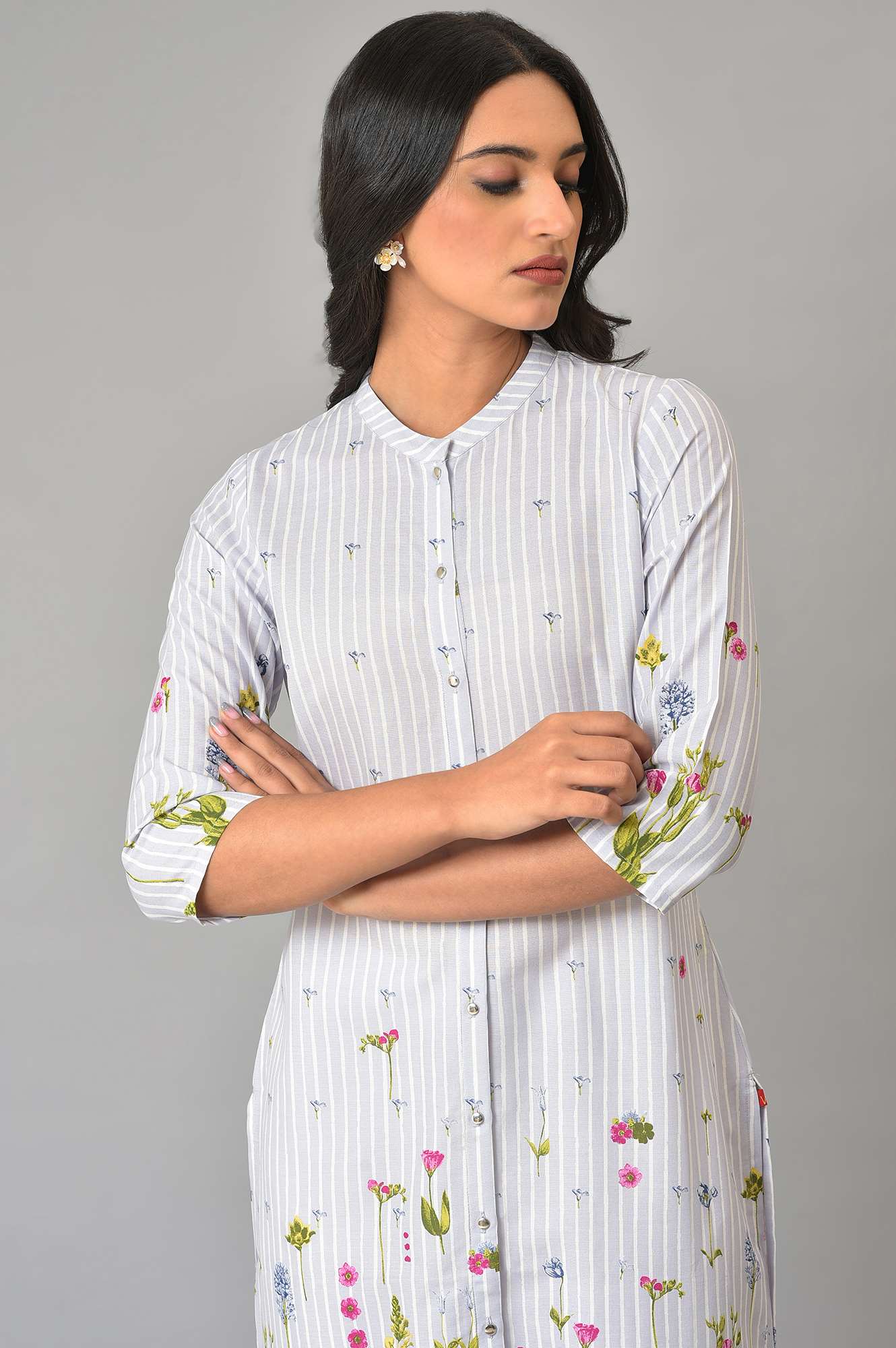 Blue Floral Printed Straight kurta - Image 5