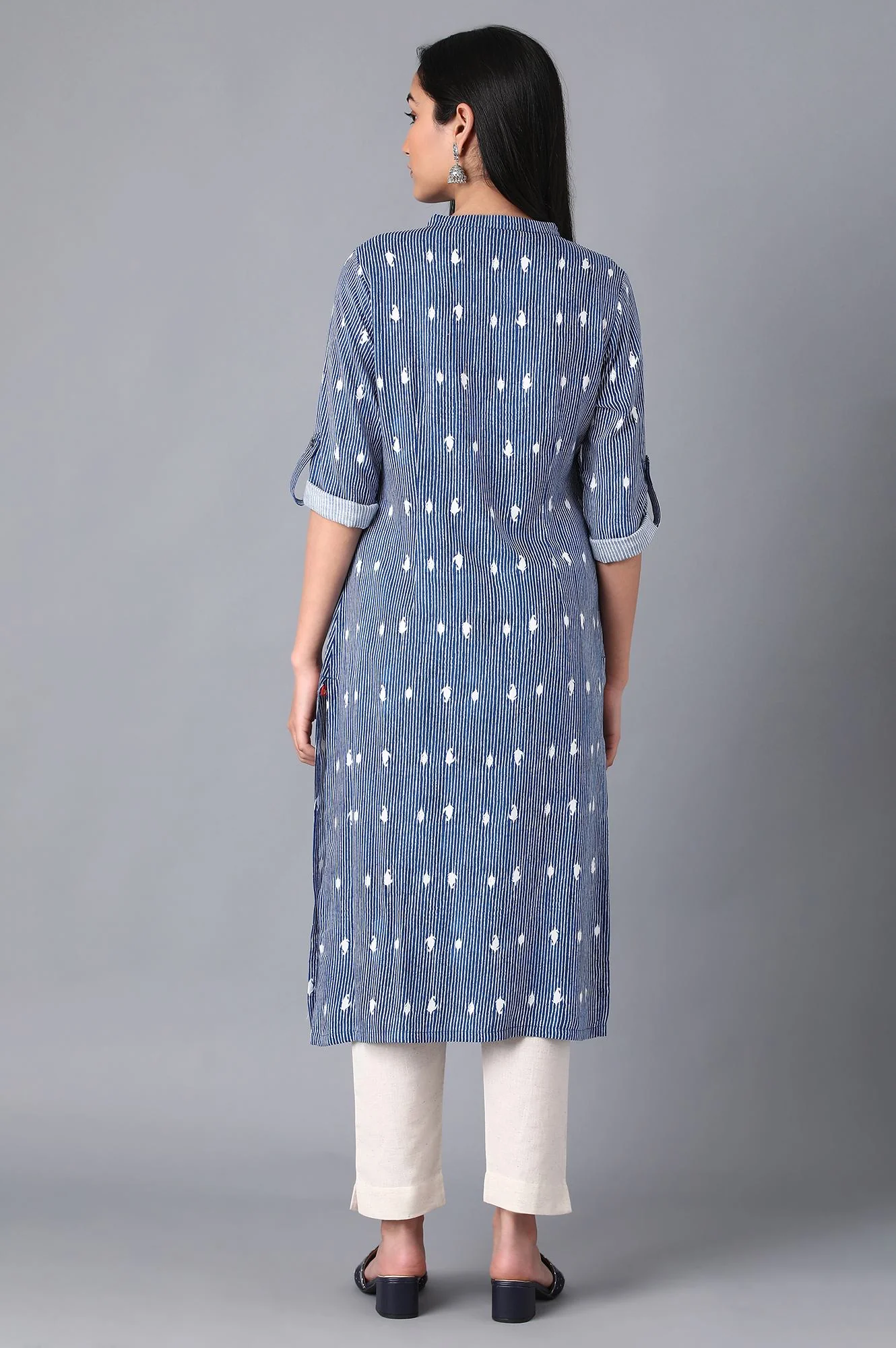 Blue Mandarin Neck Printed kurta - Image 2