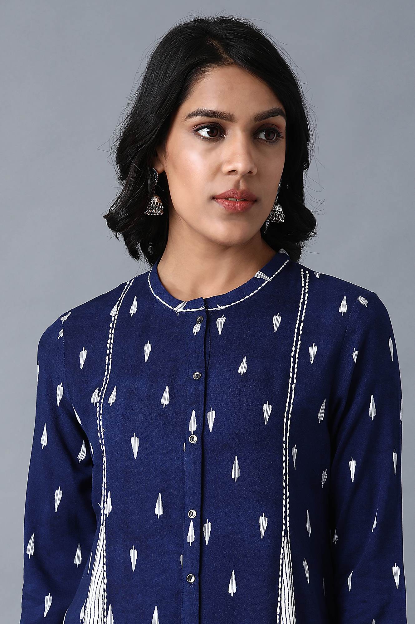 Blue Mandarin Neck Printed kurta - Image 5