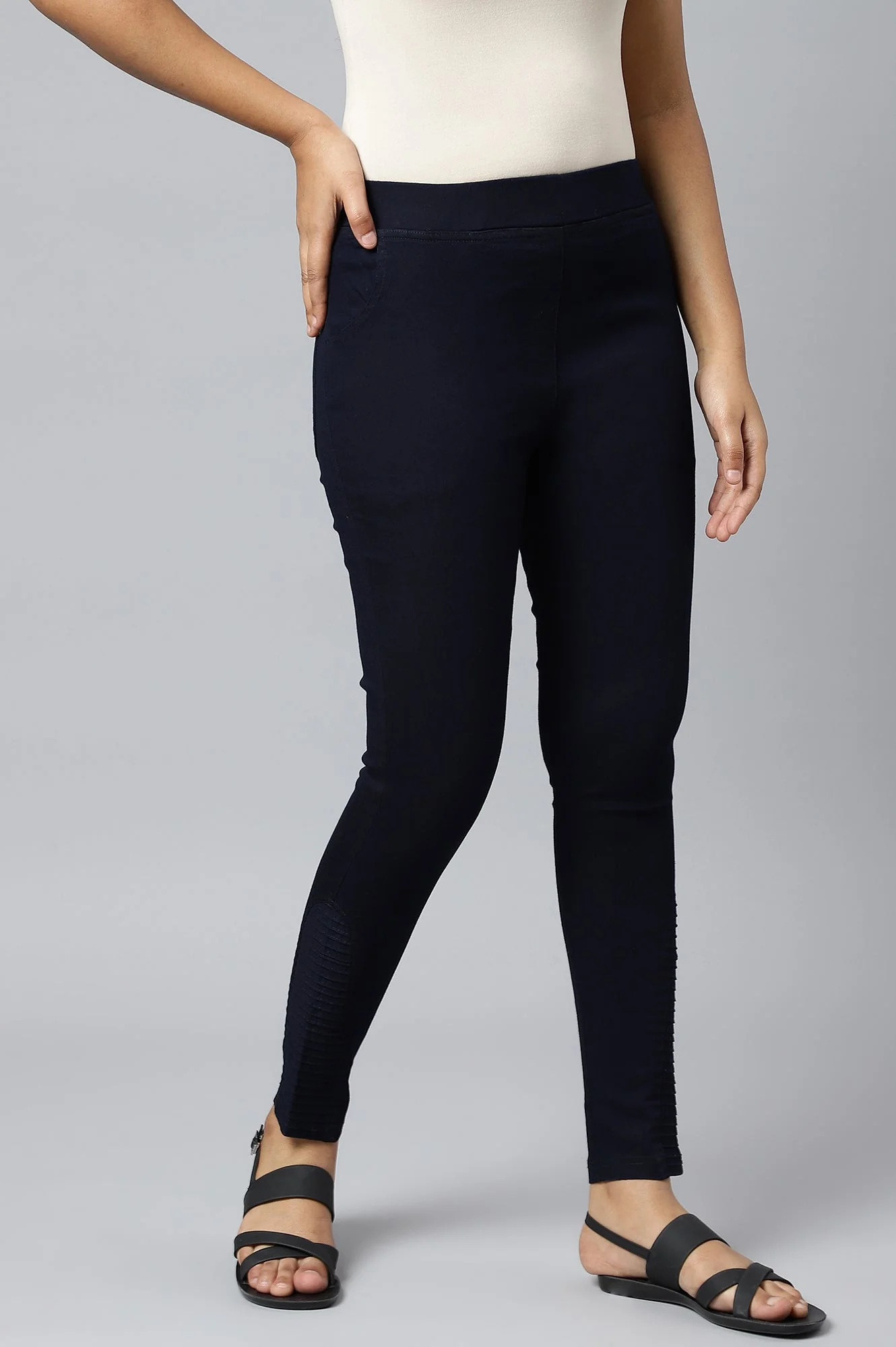 Navy Blue Solid Skinny Fit Denim Jeggings With Pintucks - Image 3