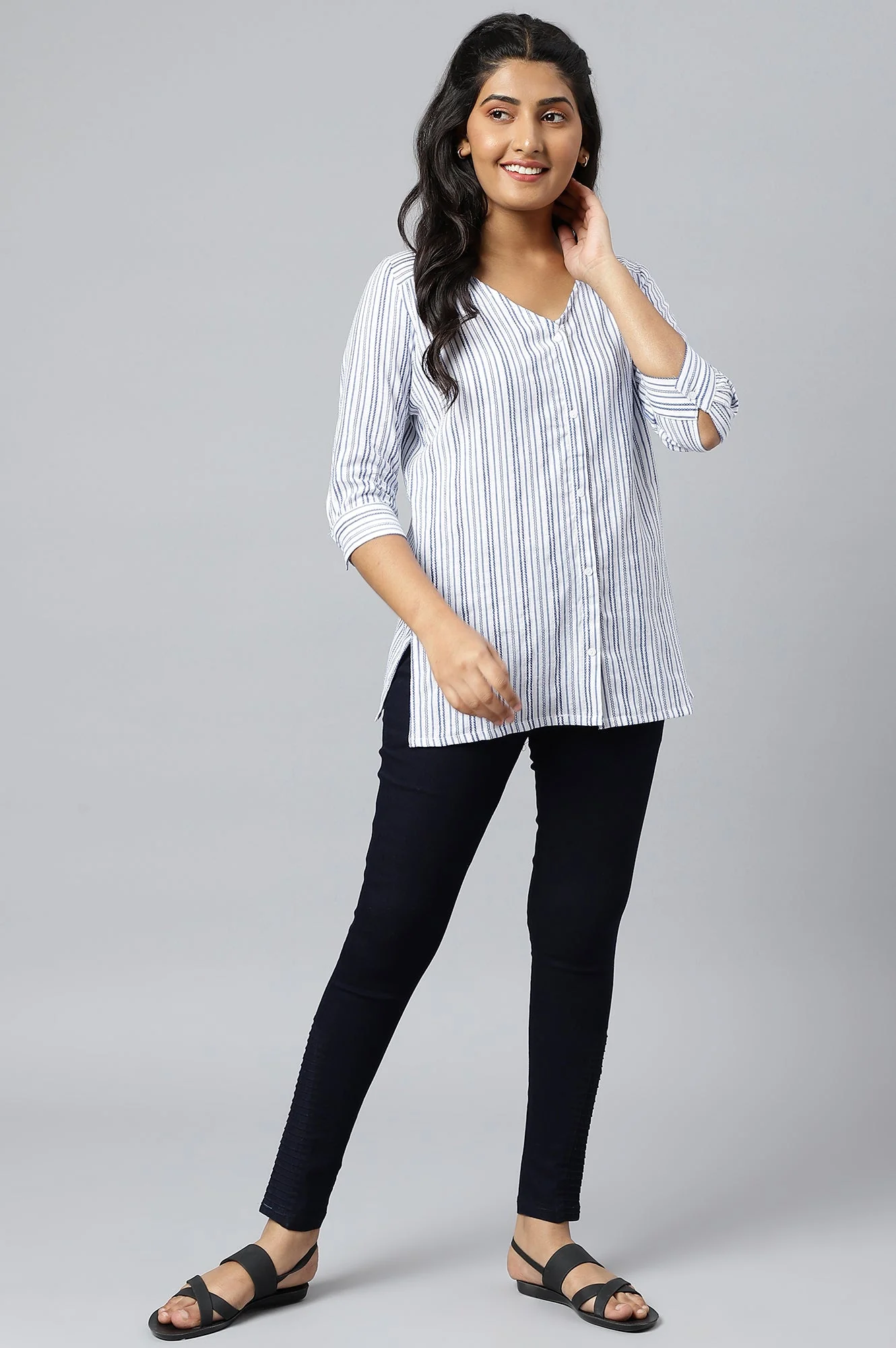 Navy Blue Solid Skinny Fit Denim Jeggings With Pintucks - Image 5