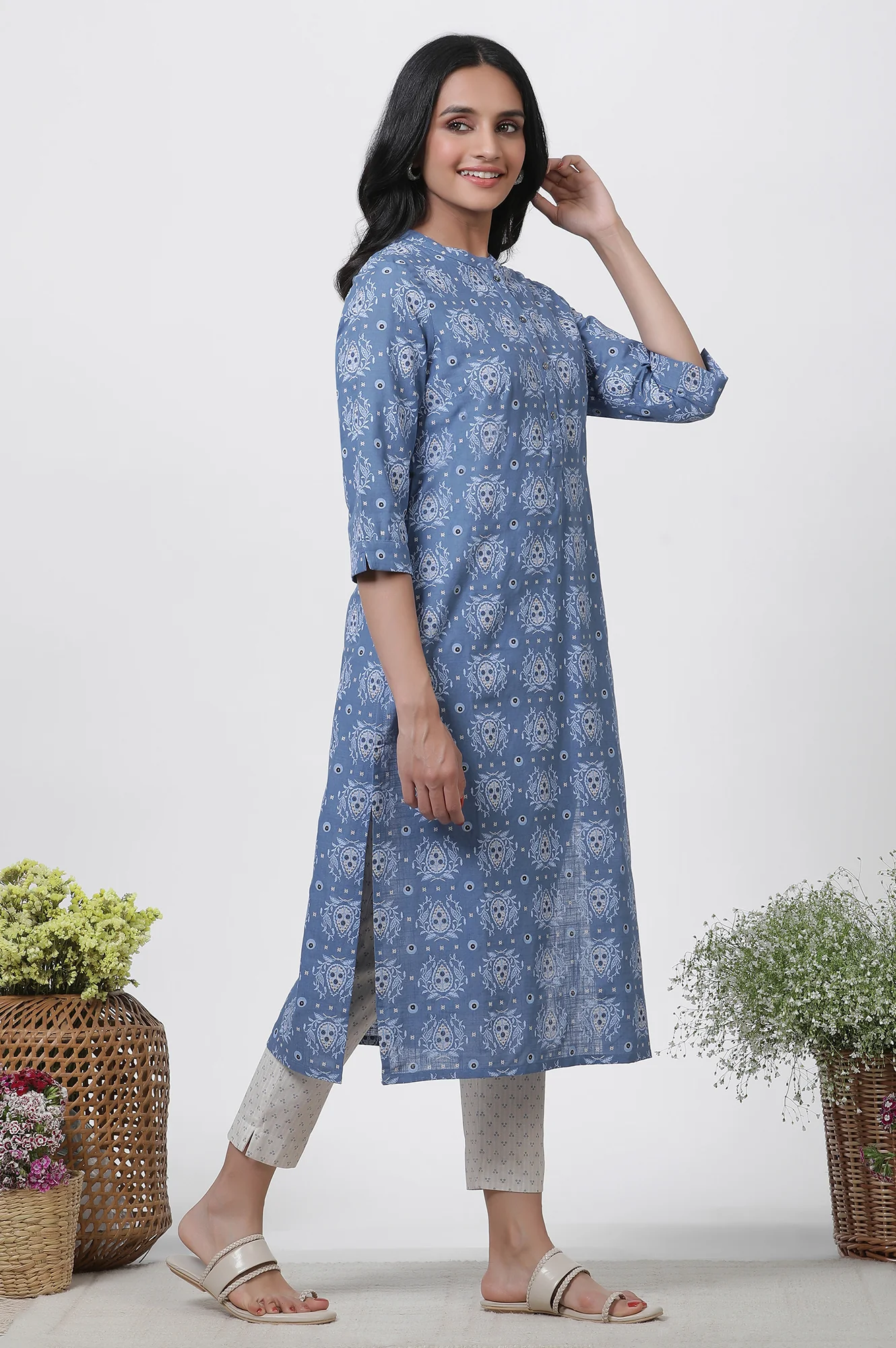 Blue Printed Casual Kurta And Slim Pants Set - Image 5