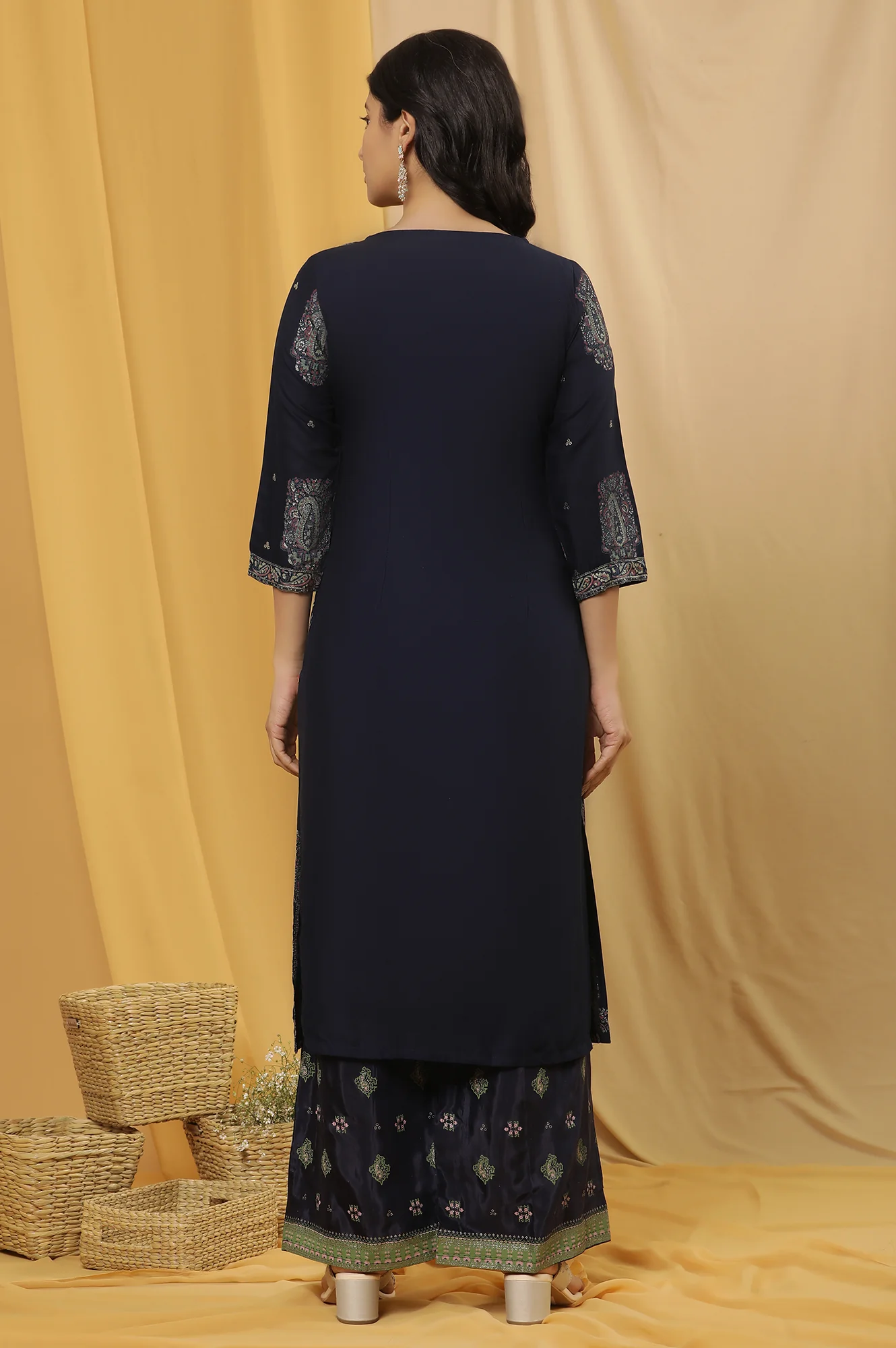 Blue Printed Festive Kurta And Parallel Pants Set - Image 4